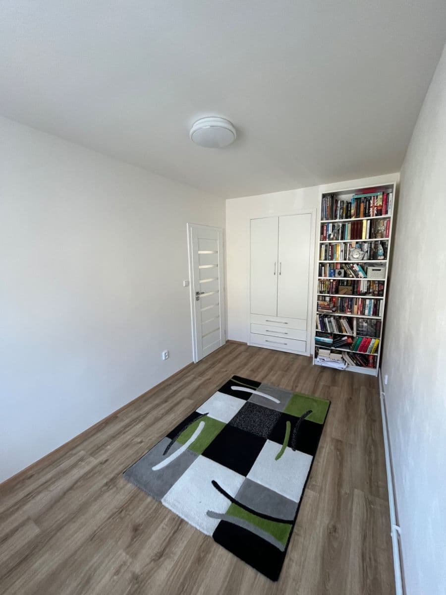 3 bedroom flat to rent, 64 m², U Tržnice, Neratovice, Středočeský Region 3 bedroom flat to rent, 64 m², U Tržnice, Neratovice, Středočeský Region