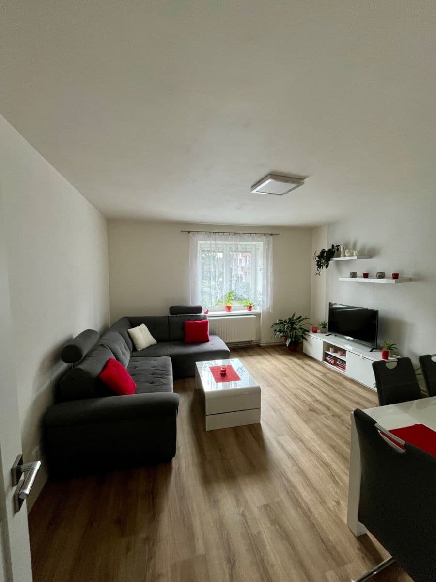 3 bedroom flat to rent, 64 m², U Tržnice, Neratovice, Středočeský Region 3 bedroom flat to rent, 64 m², U Tržnice, Neratovice, Středočeský Region