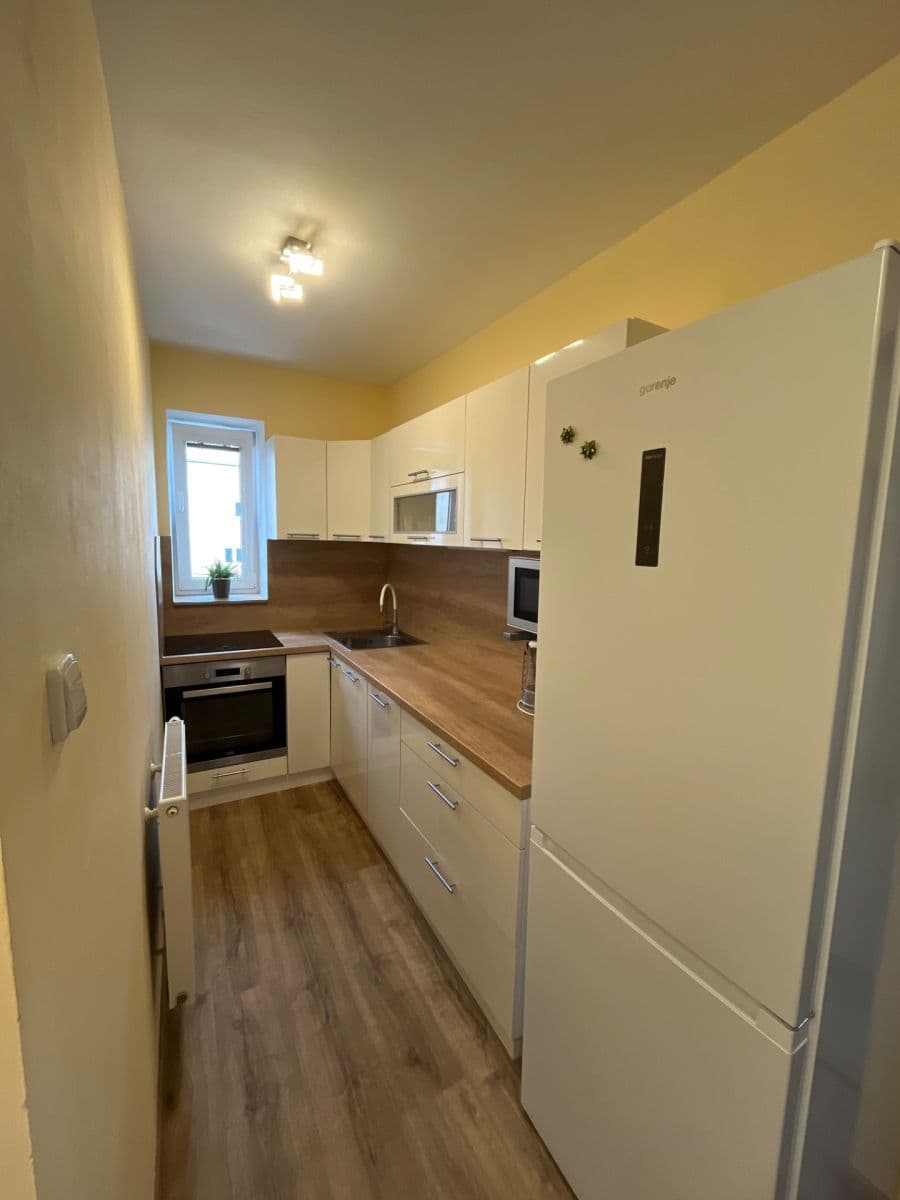 3 bedroom flat to rent, 64 m², U Tržnice, Neratovice, Středočeský Region 3 bedroom flat to rent, 64 m², U Tržnice, Neratovice, Středočeský Region