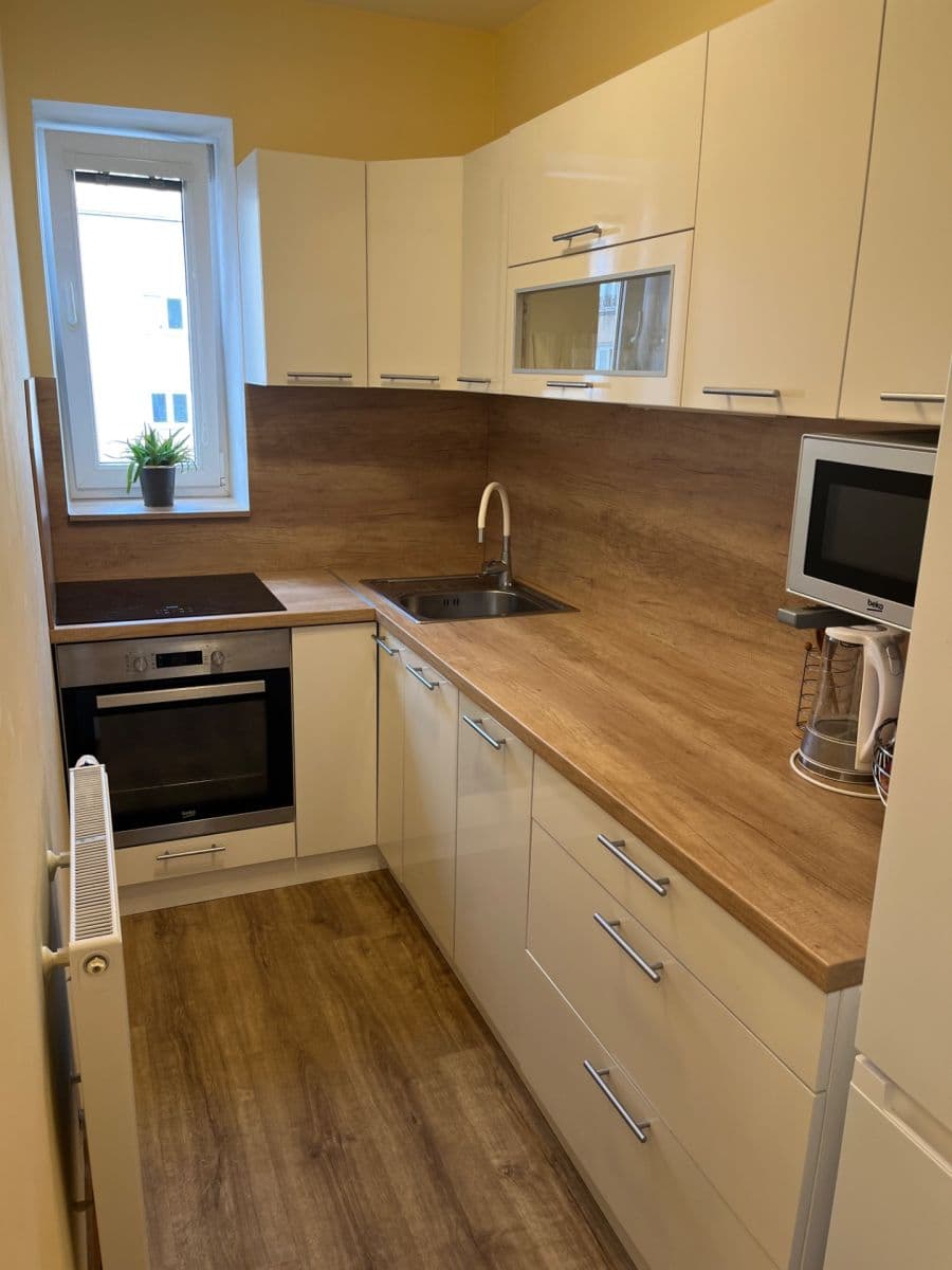 3 bedroom flat to rent, 64 m², U Tržnice, Neratovice, Středočeský Region 3 bedroom flat to rent, 64 m², U Tržnice, Neratovice, Středočeský Region