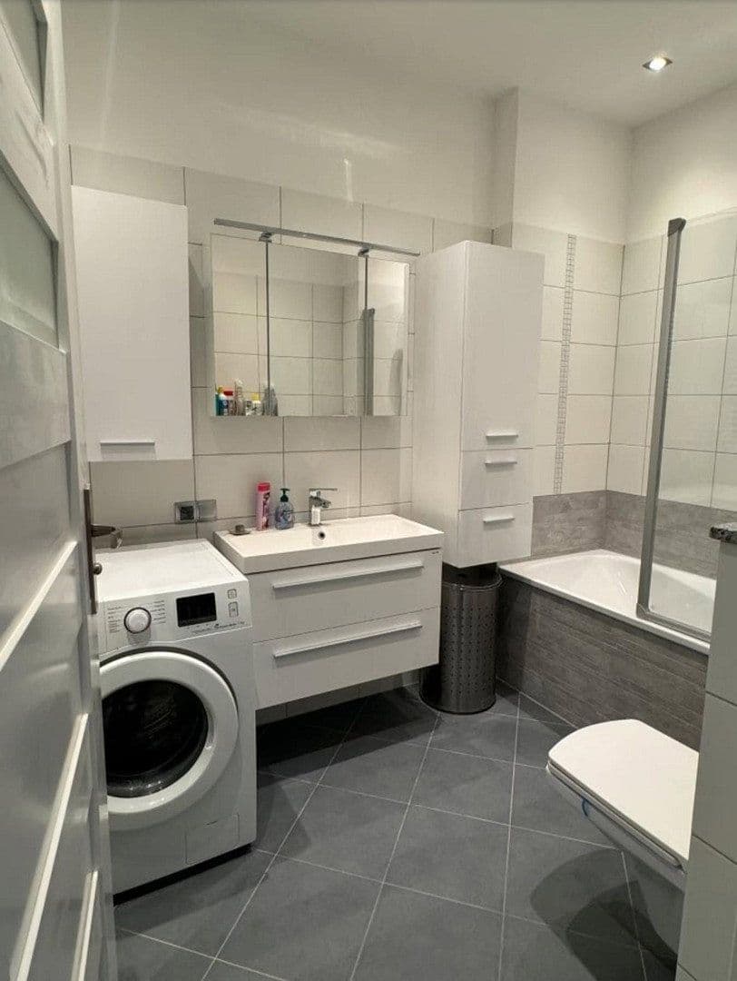 Studio flat to rent, 40 m², Wiesbaden, Hesse Studio flat to rent, 40 m², Wiesbaden, Hesse