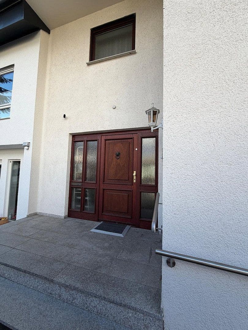 house to rent, 240 m², Peter-Parlerstraße 6, Sindelfingen, Baden-Württemberg house to rent, 240 m², Peter-Parlerstraße 6, Sindelfingen, Baden-Württemberg