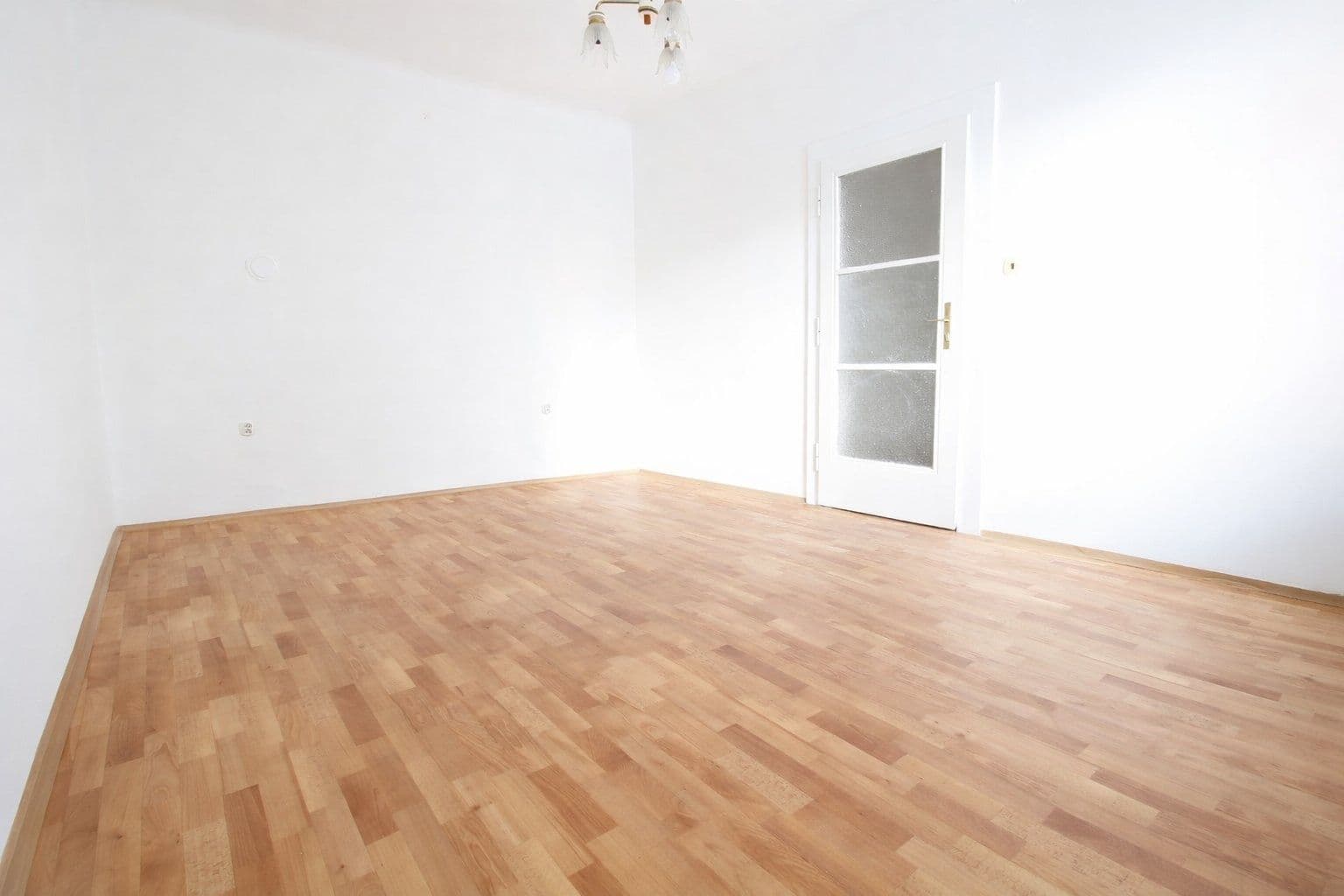 1 bedroom with open-plan kitchen flat to rent, 60 m², Argentinská, Prague, Prague 1 bedroom with open-plan kitchen flat to rent, 60 m², Argentinská, Prague, Prague