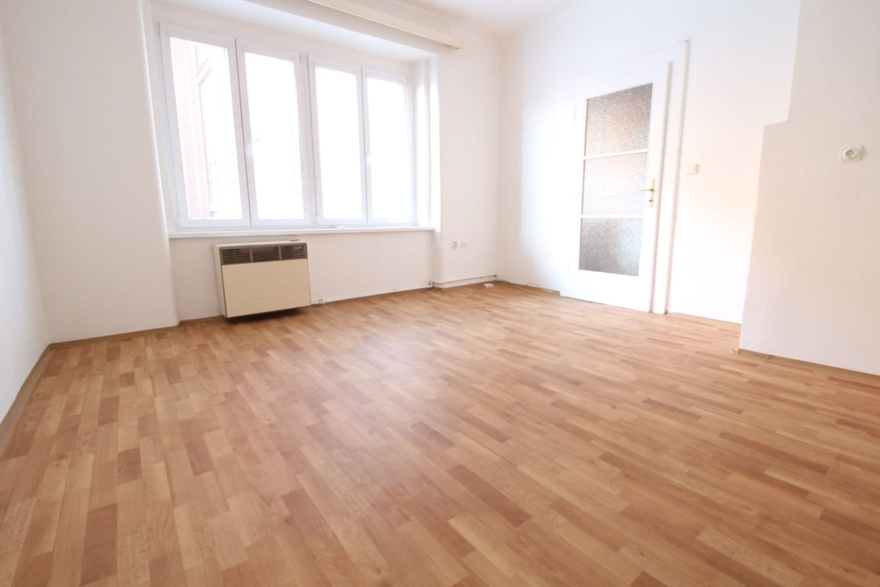 1 bedroom with open-plan kitchen flat to rent, 60 m², Argentinská, Prague, Prague 1 bedroom with open-plan kitchen flat to rent, 60 m², Argentinská, Prague, Prague