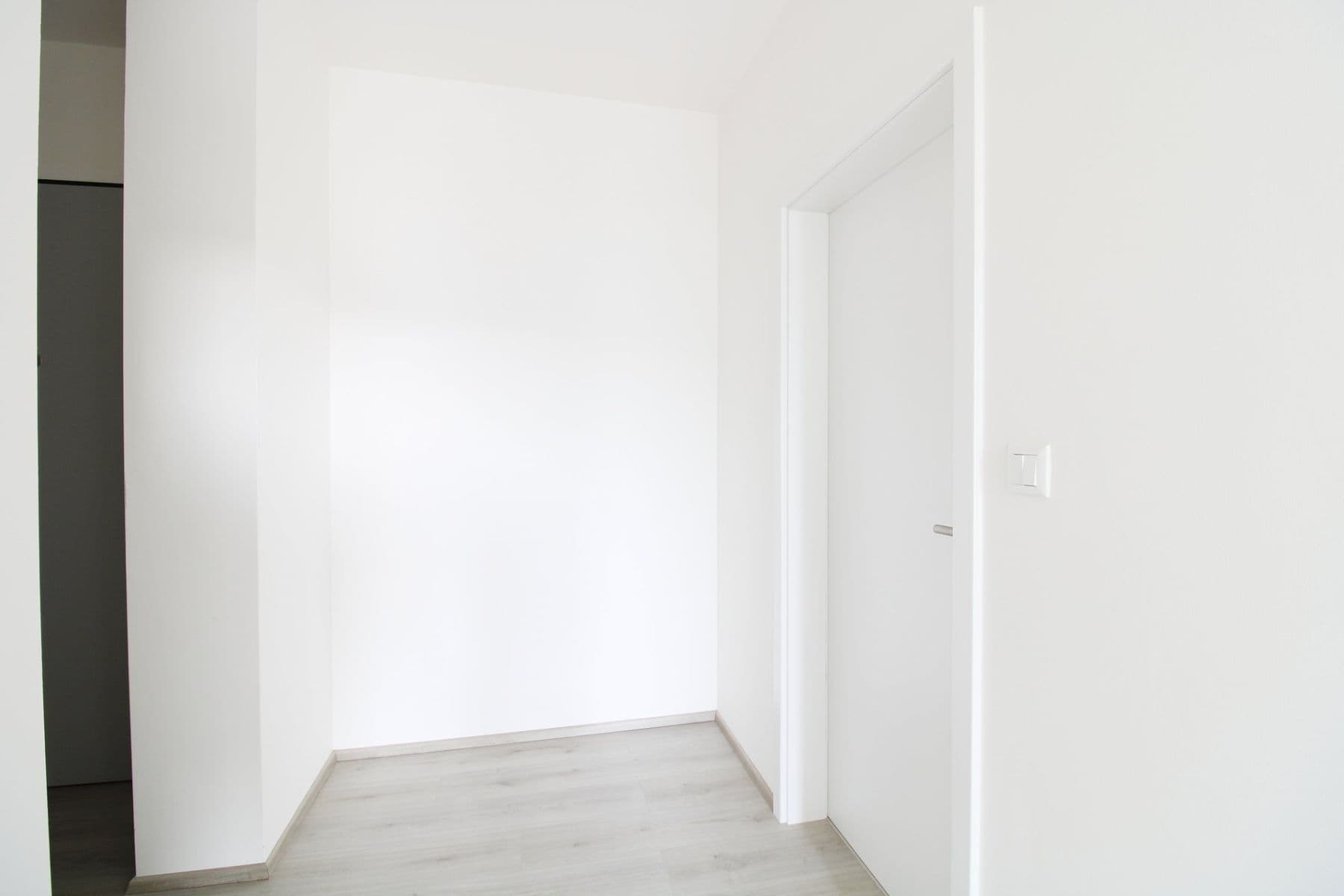 1 bedroom with open-plan kitchen flat to rent, 50 m², Štěpána Rautenstraucha, Kladno, Středočeský Region 1 bedroom with open-plan kitchen flat to rent, 50 m², Štěpána Rautenstraucha, Kladno, Středočeský Region