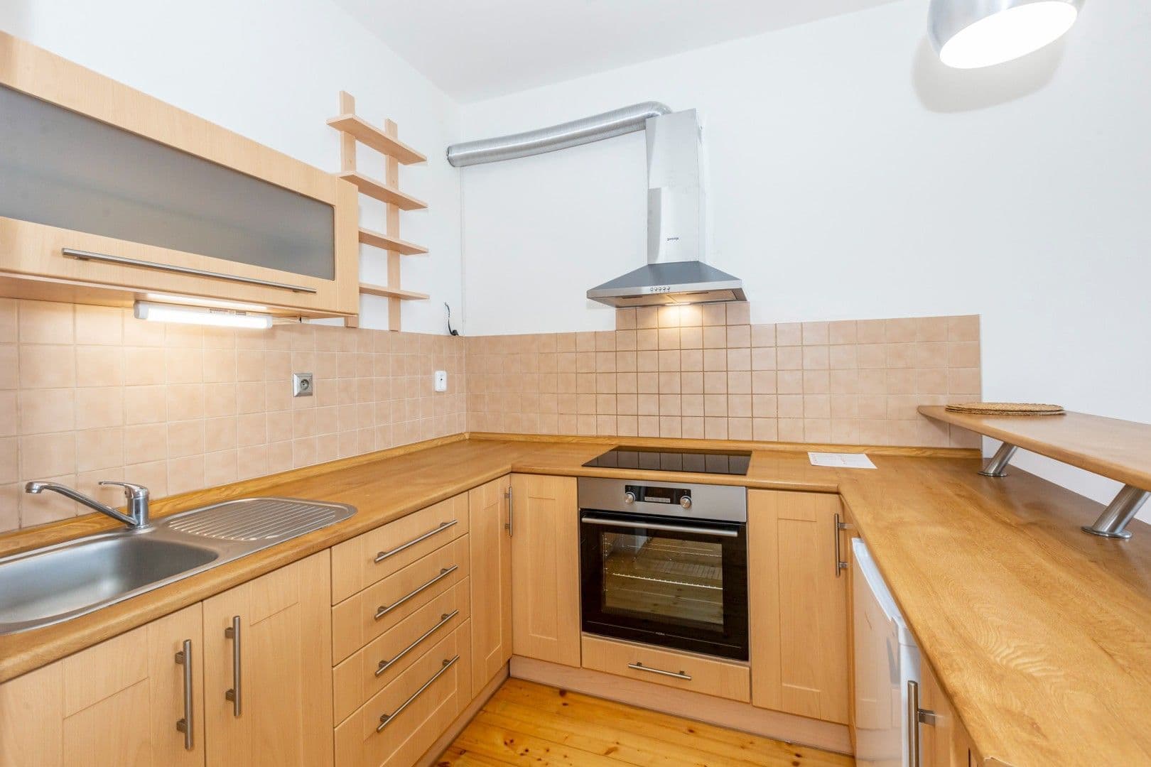 Studio flat to rent, 35 m², Najdrova, Roztoky, Středočeský Region Studio flat to rent, 35 m², Najdrova, Roztoky, Středočeský Region