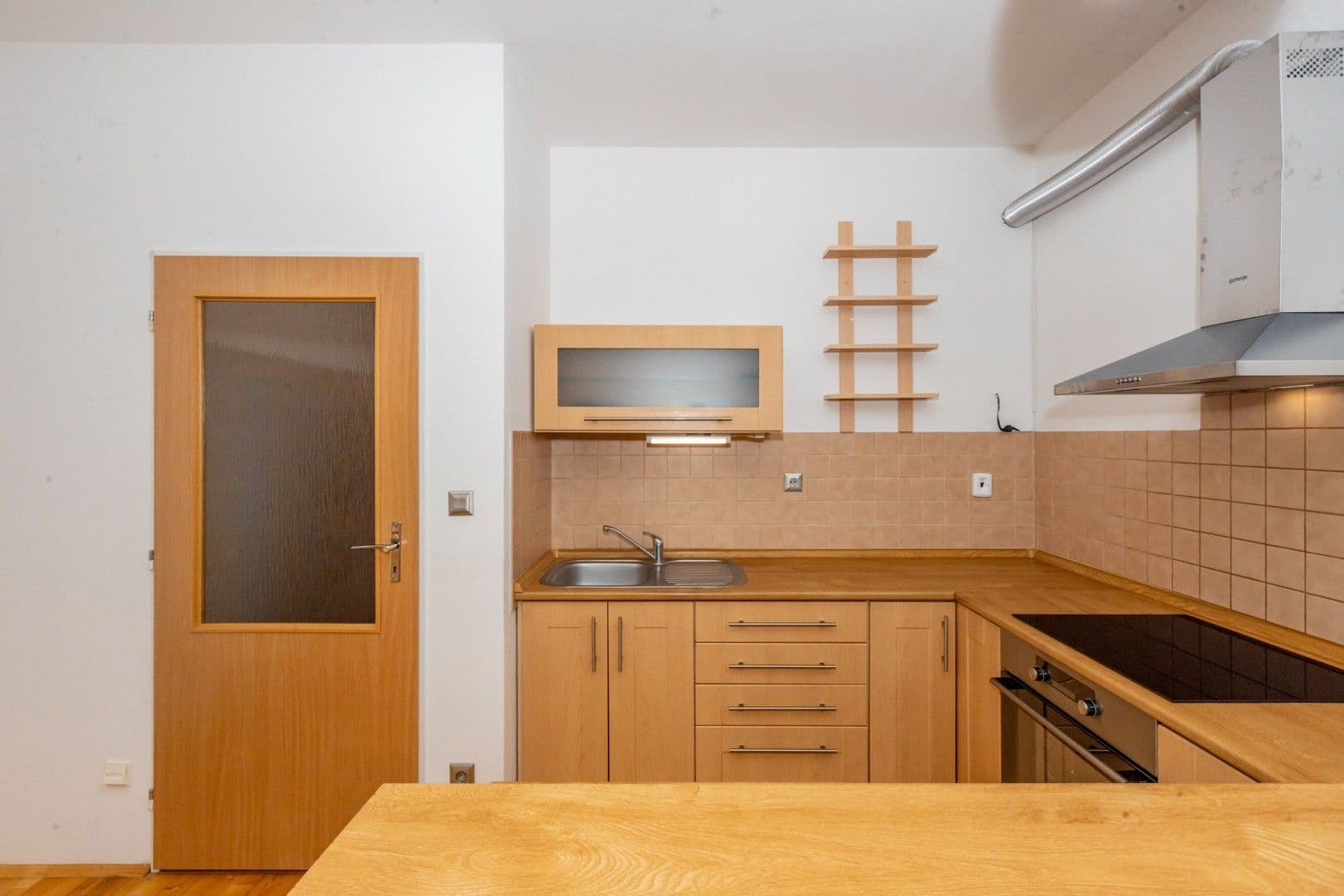 Studio flat to rent, 35 m², Najdrova, Roztoky, Středočeský Region Studio flat to rent, 35 m², Najdrova, Roztoky, Středočeský Region