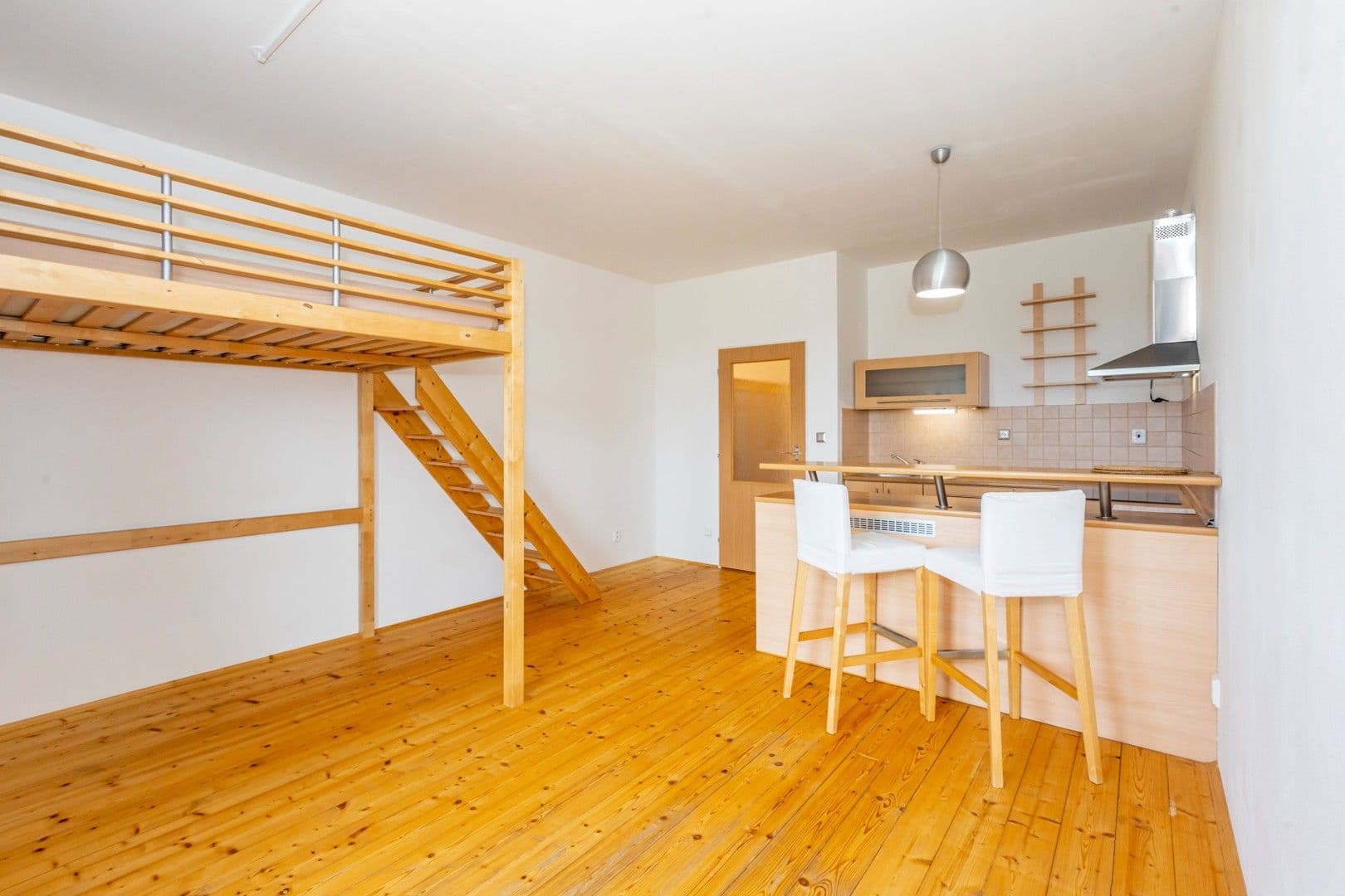 Studio flat to rent, 35 m², Najdrova, Roztoky, Středočeský Region Studio flat to rent, 35 m², Najdrova, Roztoky, Středočeský Region