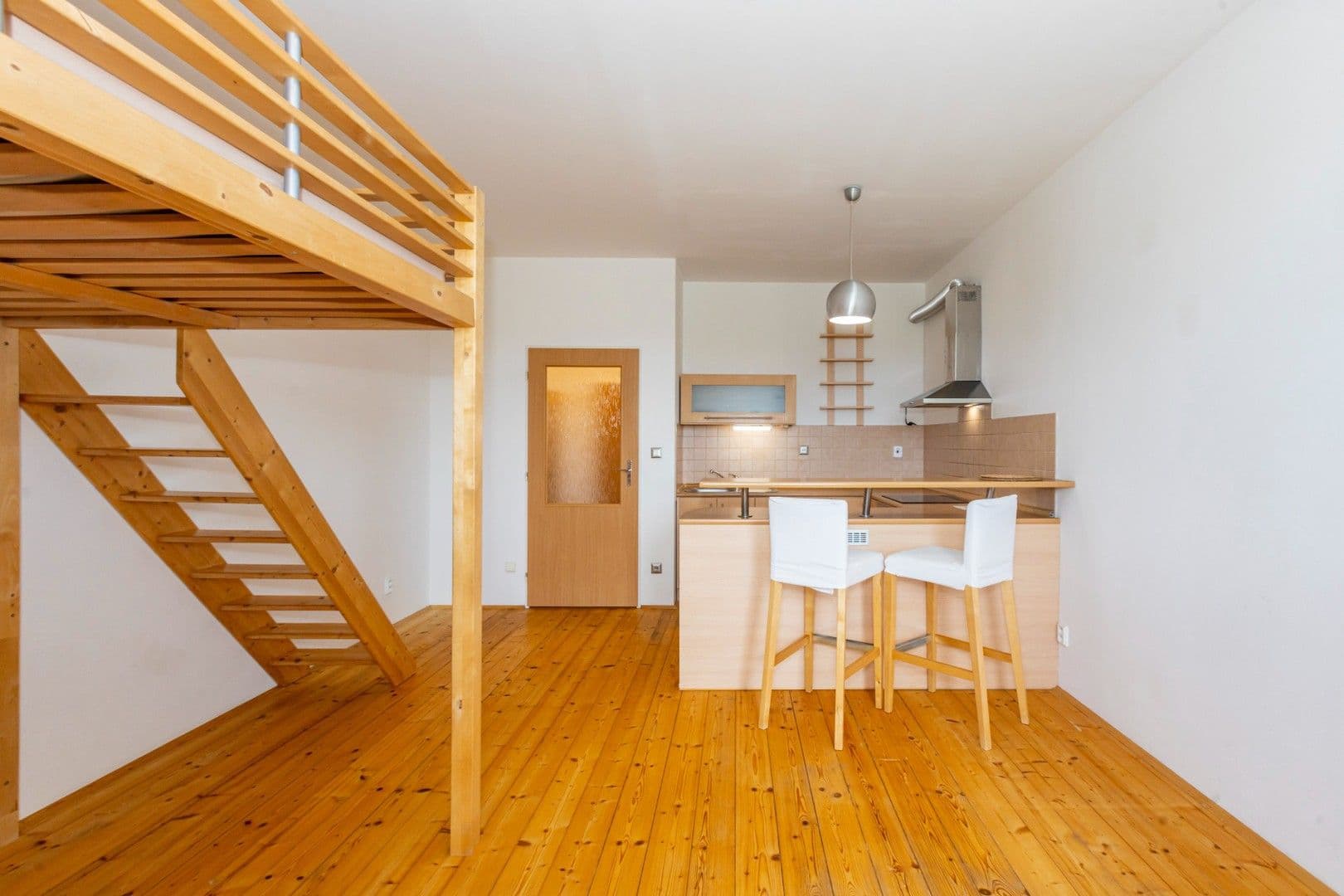 Studio flat to rent, 35 m², Najdrova, Roztoky, Středočeský Region Studio flat to rent, 35 m², Najdrova, Roztoky, Středočeský Region