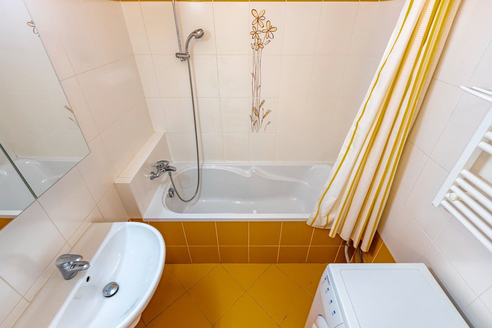 3 bedroom flat to rent, 75 m², Dědinova, Prague, Prague 3 bedroom flat to rent, 75 m², Dědinova, Prague, Prague