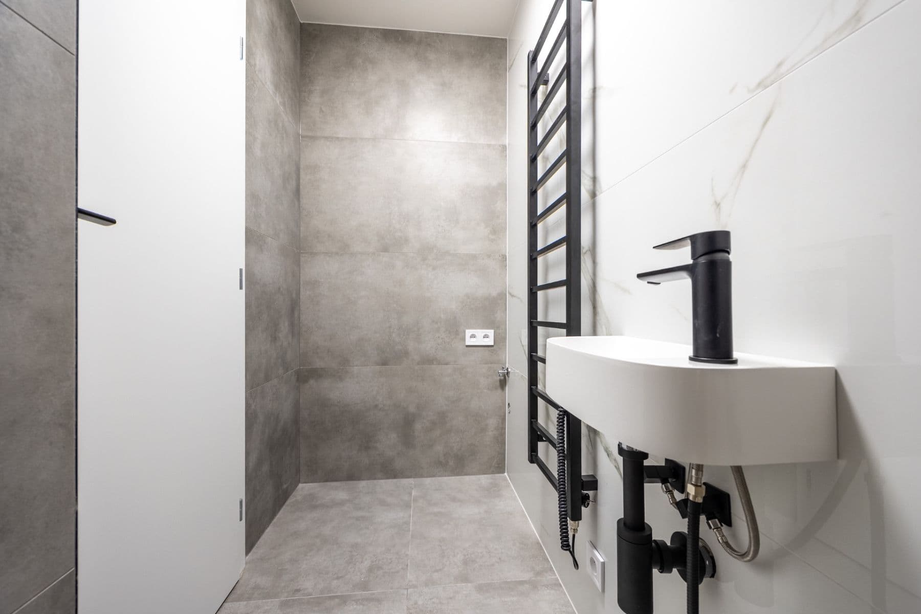 2 bedroom with open-plan kitchen flat for sale, 76 m², Janovská, Prague, Prague 2 bedroom with open-plan kitchen flat for sale, 76 m², Janovská, Prague, Prague