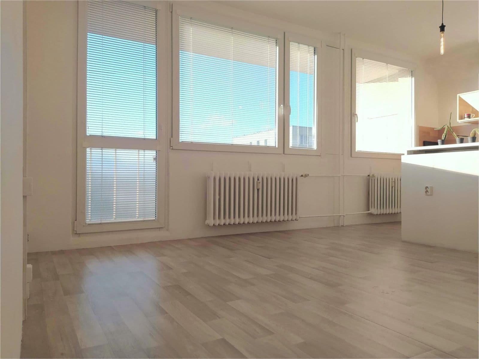 2 bedroom with open-plan kitchen flat to rent, 65 m², Nad Lesním divadlem, Prague, Prague 2 bedroom with open-plan kitchen flat to rent, 65 m², Nad Lesním divadlem, Prague, Prague