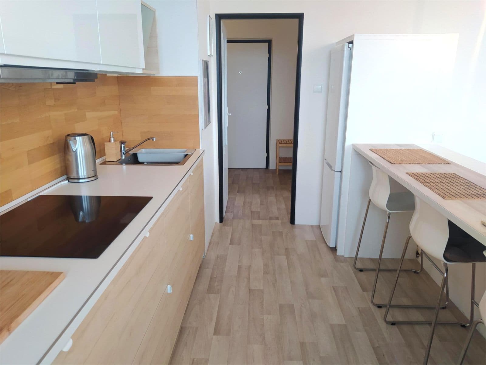 2 bedroom with open-plan kitchen flat to rent, 65 m², Nad Lesním divadlem, Prague, Prague 2 bedroom with open-plan kitchen flat to rent, 65 m², Nad Lesním divadlem, Prague, Prague
