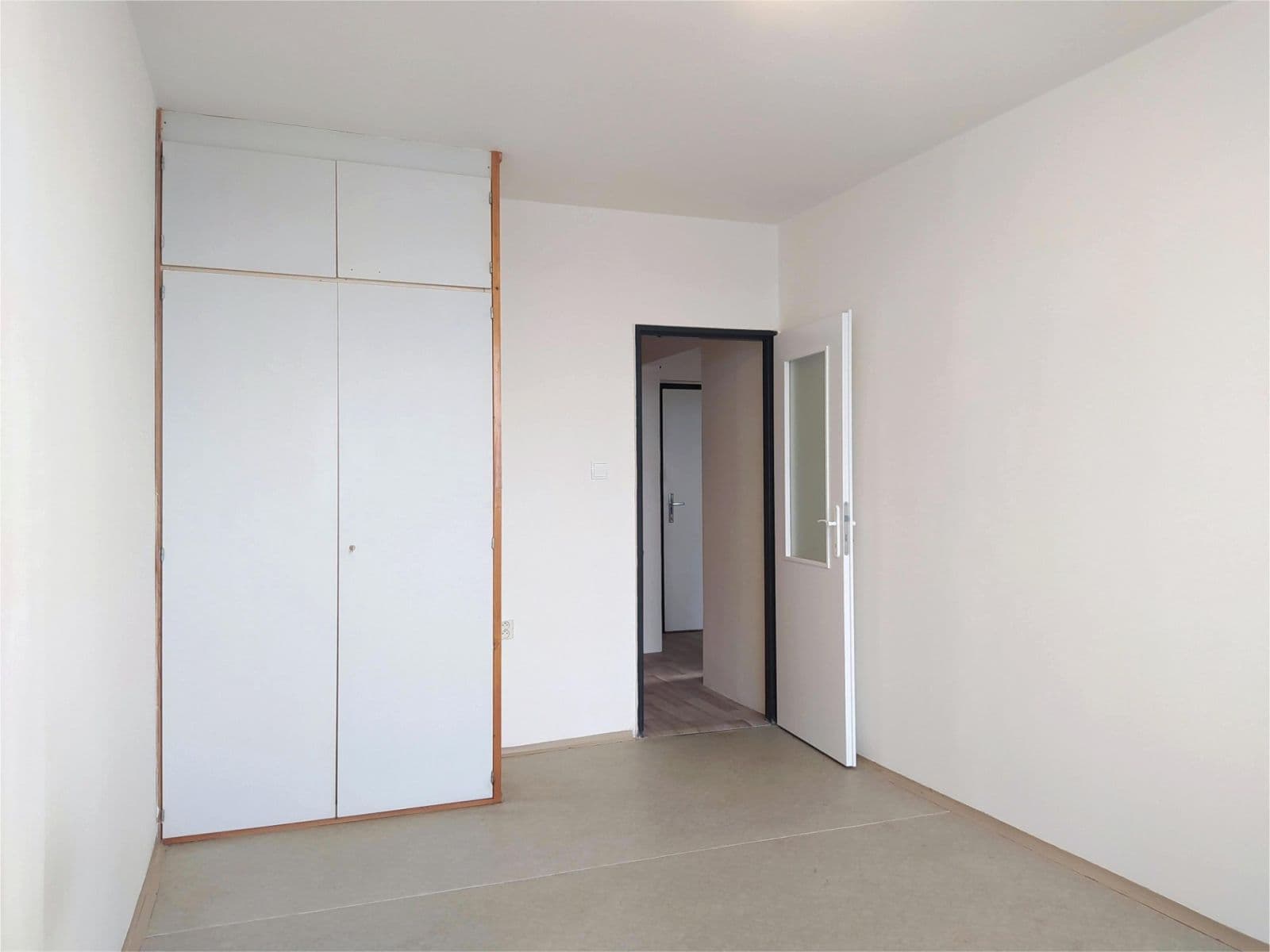 2 bedroom with open-plan kitchen flat to rent, 65 m², Nad Lesním divadlem, Prague, Prague 2 bedroom with open-plan kitchen flat to rent, 65 m², Nad Lesním divadlem, Prague, Prague