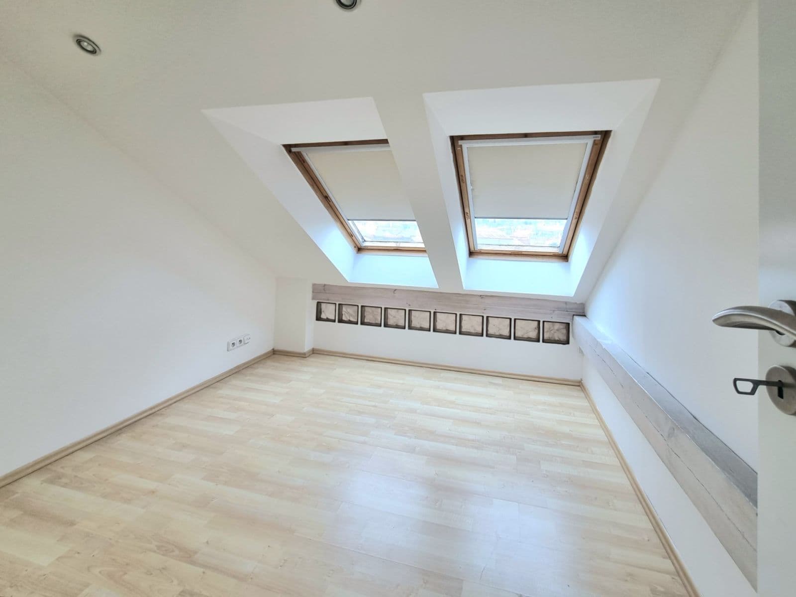 2 bedroom with open-plan kitchen flat to rent, 119 m², Rybalkova, Prague, Prague 2 bedroom with open-plan kitchen flat to rent, 119 m², Rybalkova, Prague, Prague