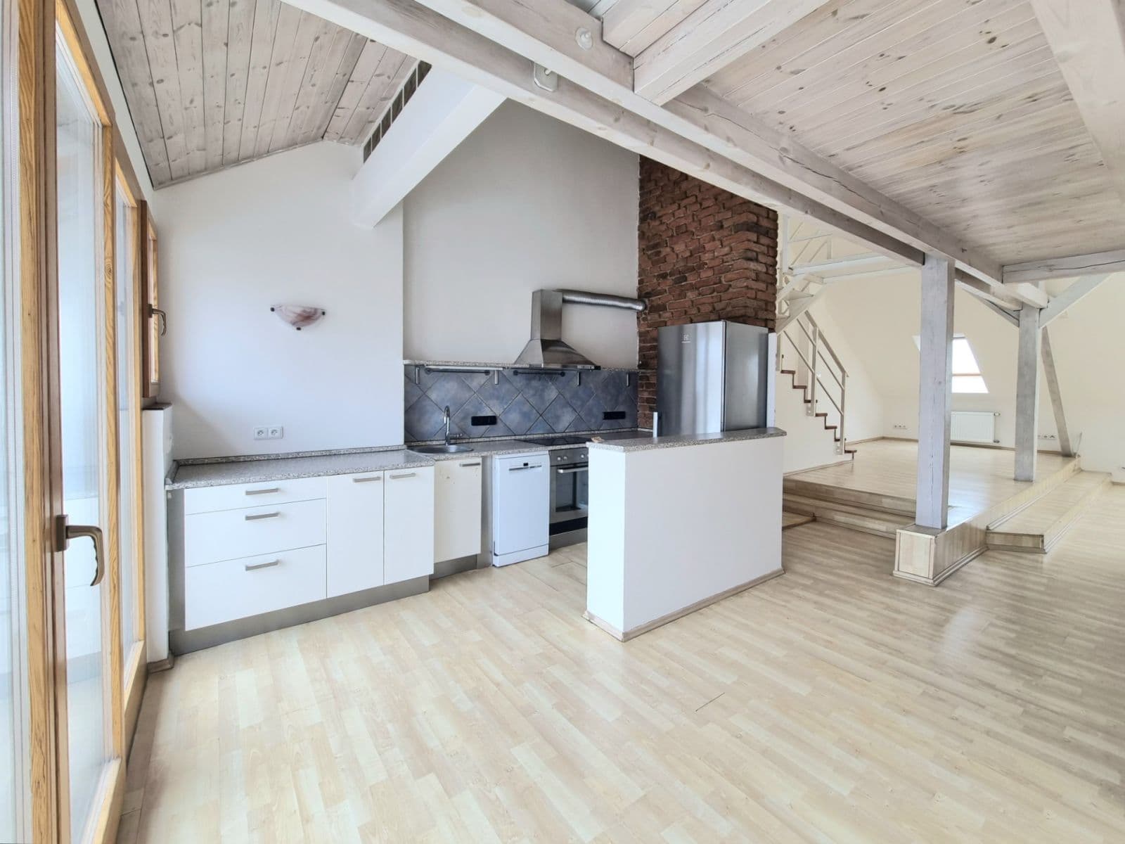 2 bedroom with open-plan kitchen flat to rent, 119 m², Rybalkova, Prague, Prague 2 bedroom with open-plan kitchen flat to rent, 119 m², Rybalkova, Prague, Prague