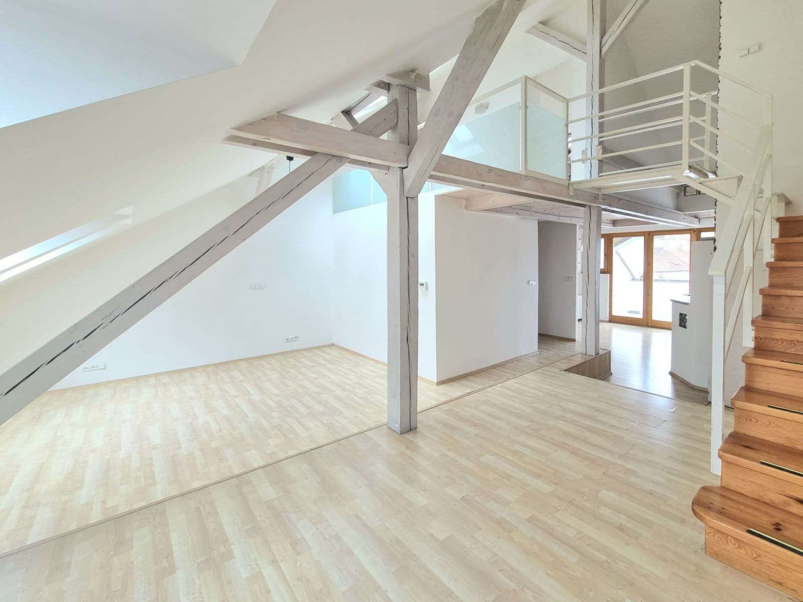 2 bedroom with open-plan kitchen flat to rent, 119 m², Rybalkova, Prague, Prague 2 bedroom with open-plan kitchen flat to rent, 119 m², Rybalkova, Prague, Prague