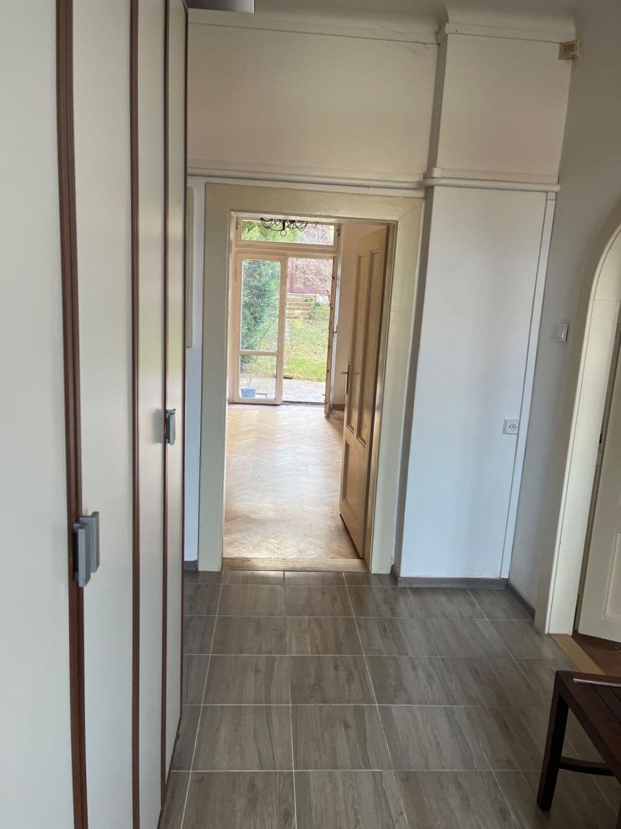 2 bedroom with open-plan kitchen flat to rent, 80 m², V Cibulkách, Prague, Prague 2 bedroom with open-plan kitchen flat to rent, 80 m², V Cibulkách, Prague, Prague