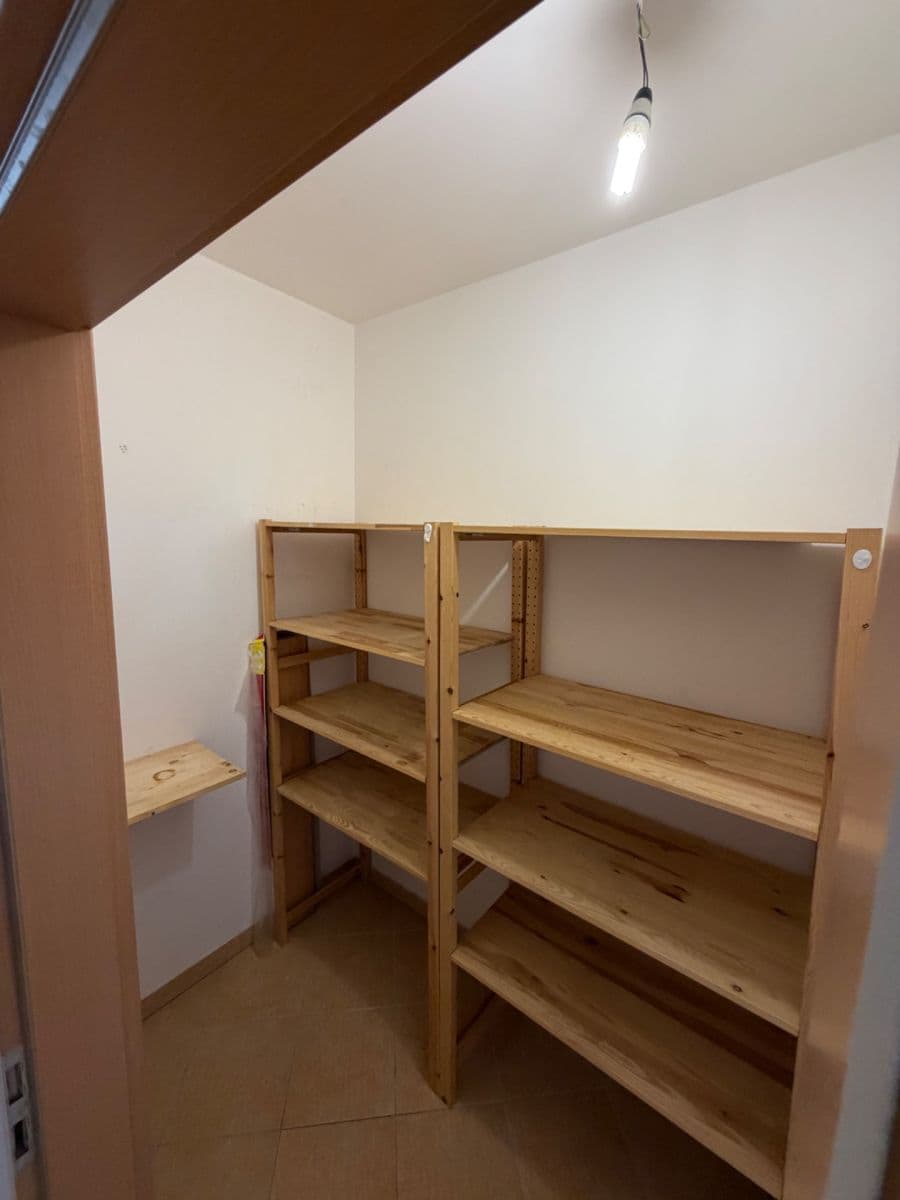 Studio flat to rent, 36 m², Kryšpínova, Prague, Prague Studio flat to rent, 36 m², Kryšpínova, Prague, Prague