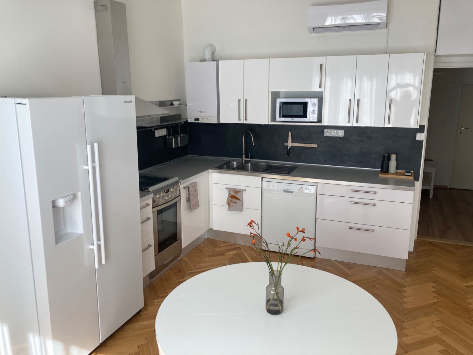 2 bedroom with open-plan kitchen flat to rent, 62 m², Pod Barvířkou, Prague, Prague 2 bedroom with open-plan kitchen flat to rent, 62 m², Pod Barvířkou, Prague, Prague