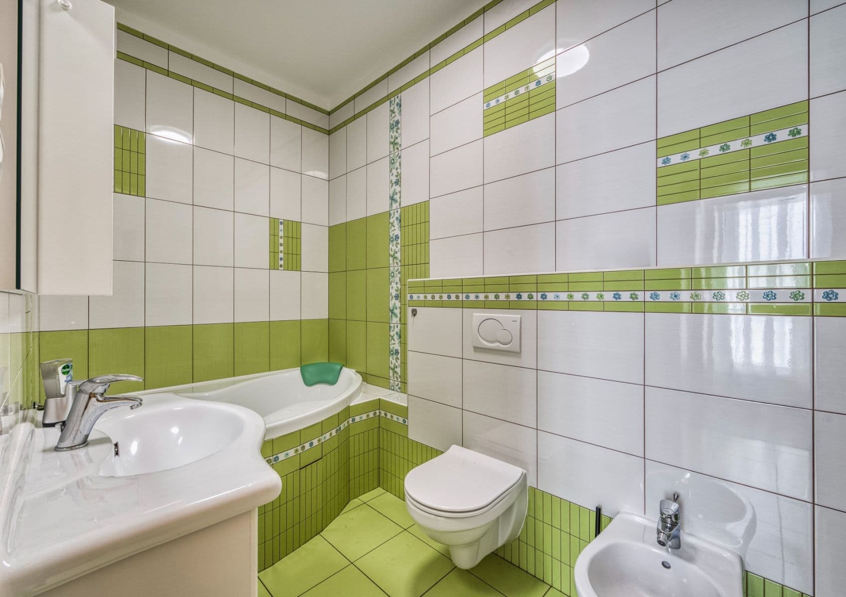 5 bedroom flat to rent, 190 m², U Dvojdomů, Prague, Prague 5 bedroom flat to rent, 190 m², U Dvojdomů, Prague, Prague