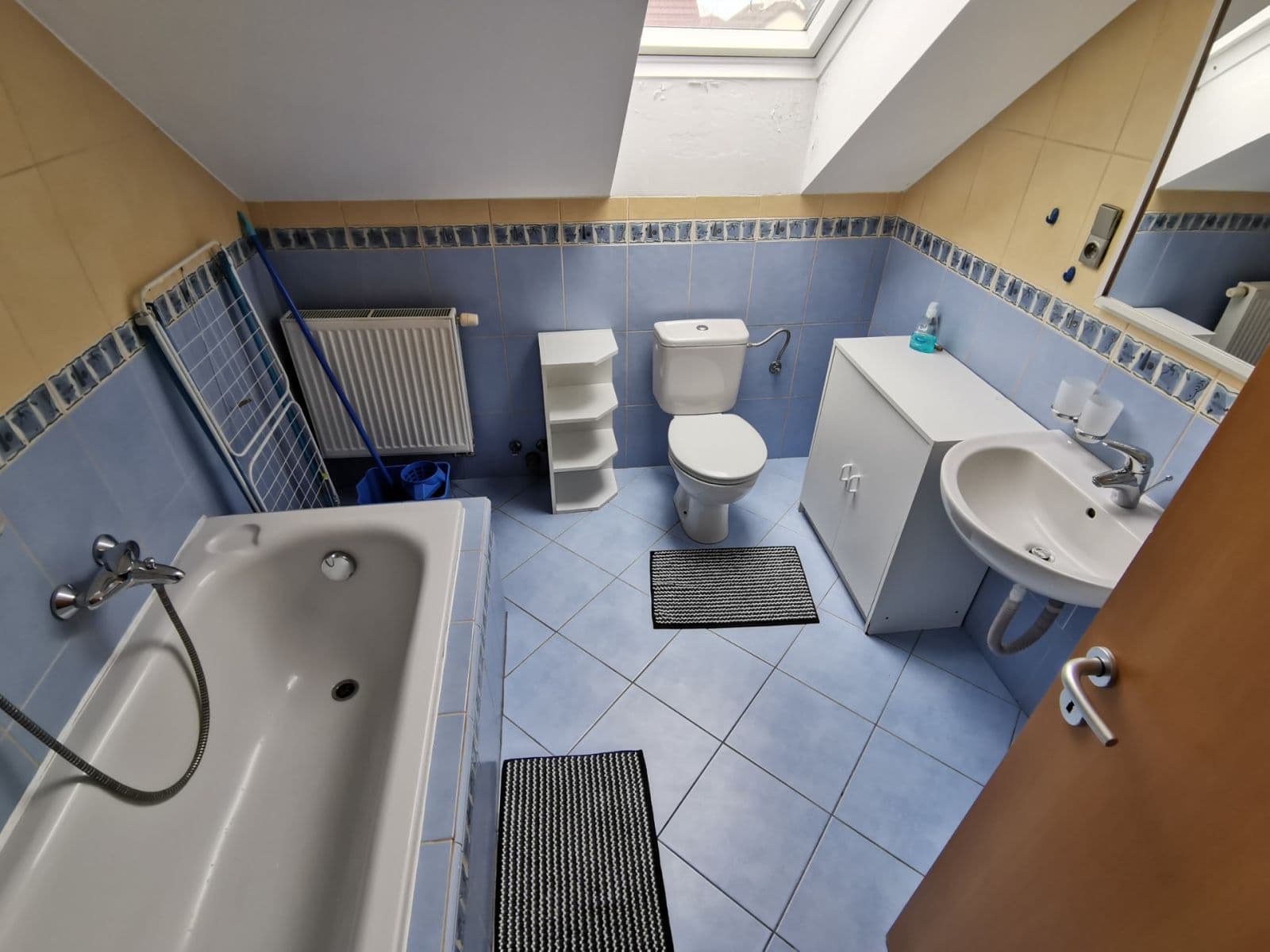 3 bedroom with open-plan kitchen flat to rent, 86 m², Za Hotely, Horoměřice, Středočeský Region 3 bedroom with open-plan kitchen flat to rent, 86 m², Za Hotely, Horoměřice, Středočeský Region