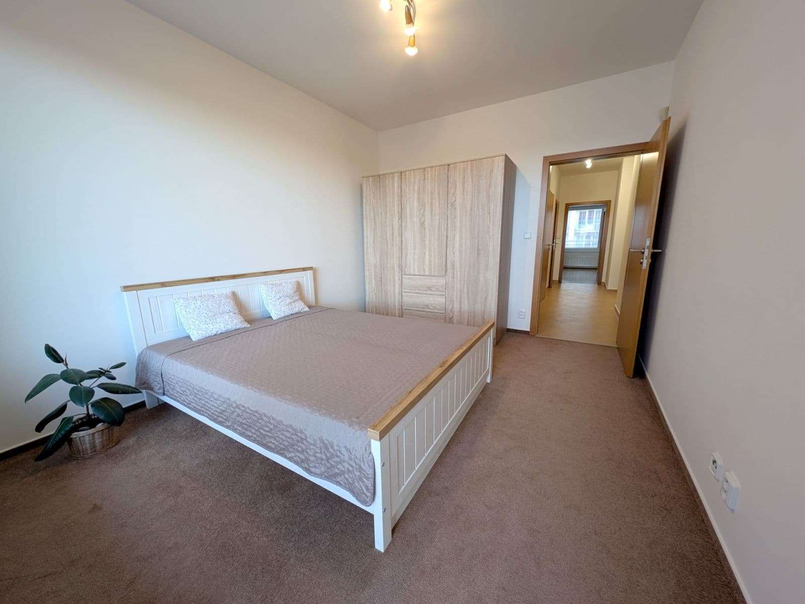 1 bedroom with open-plan kitchen flat to rent, 55 m², Míšovická, Prague, Prague 1 bedroom with open-plan kitchen flat to rent, 55 m², Míšovická, Prague, Prague