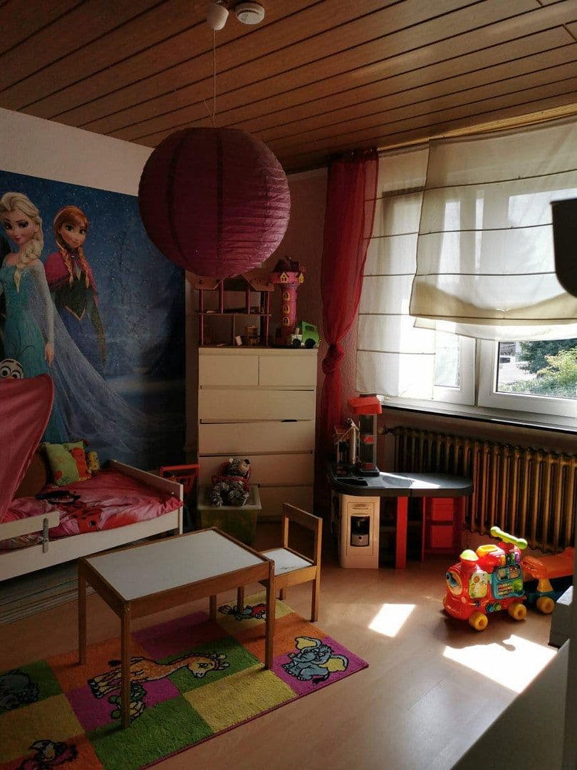 4 bedroom flat to rent, 100 m², Gartsträucherstr.113, Duisburg, North Rhine-Westphalia 4 bedroom flat to rent, 100 m², Gartsträucherstr.113, Duisburg, North Rhine-Westphalia