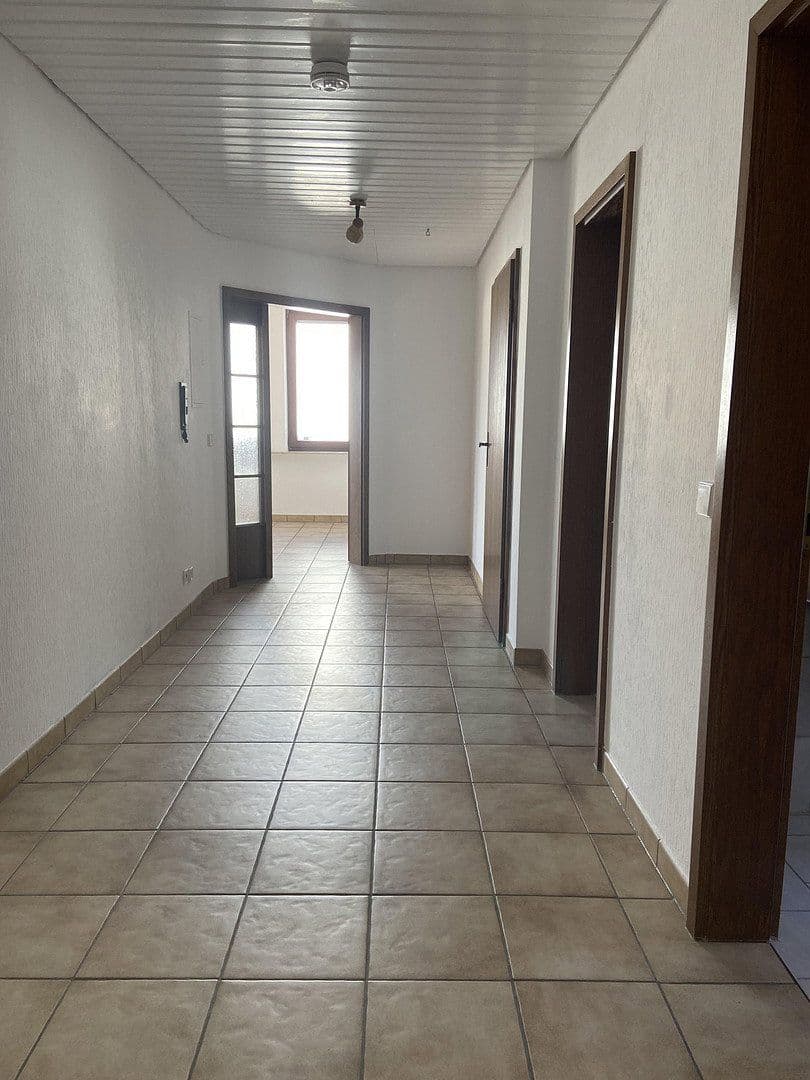 2 bedroom with open-plan kitchen flat to rent, 106 m², Winnenden, Baden-Württemberg 2 bedroom with open-plan kitchen flat to rent, 106 m², Winnenden, Baden-Württemberg