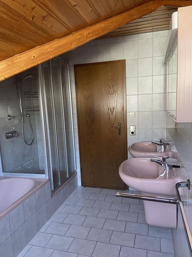 2 bedroom with open-plan kitchen flat to rent, 106 m², Winnenden, Baden-Württemberg 2 bedroom with open-plan kitchen flat to rent, 106 m², Winnenden, Baden-Württemberg