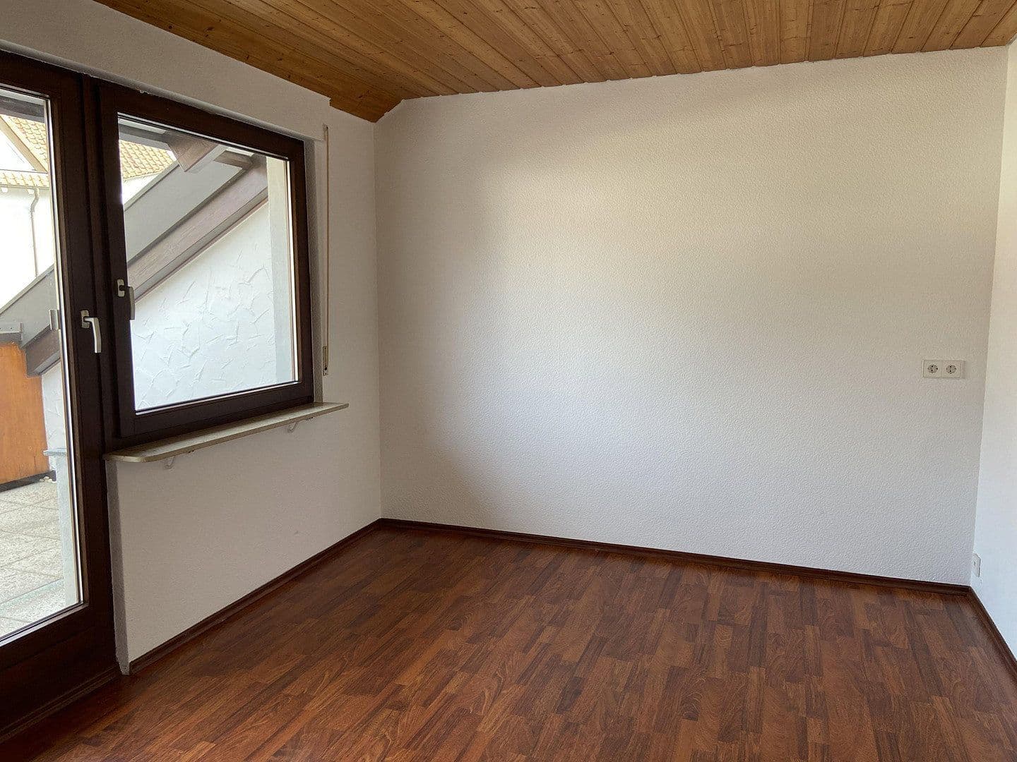 2 bedroom with open-plan kitchen flat to rent, 106 m², Winnenden, Baden-Württemberg 2 bedroom with open-plan kitchen flat to rent, 106 m², Winnenden, Baden-Württemberg