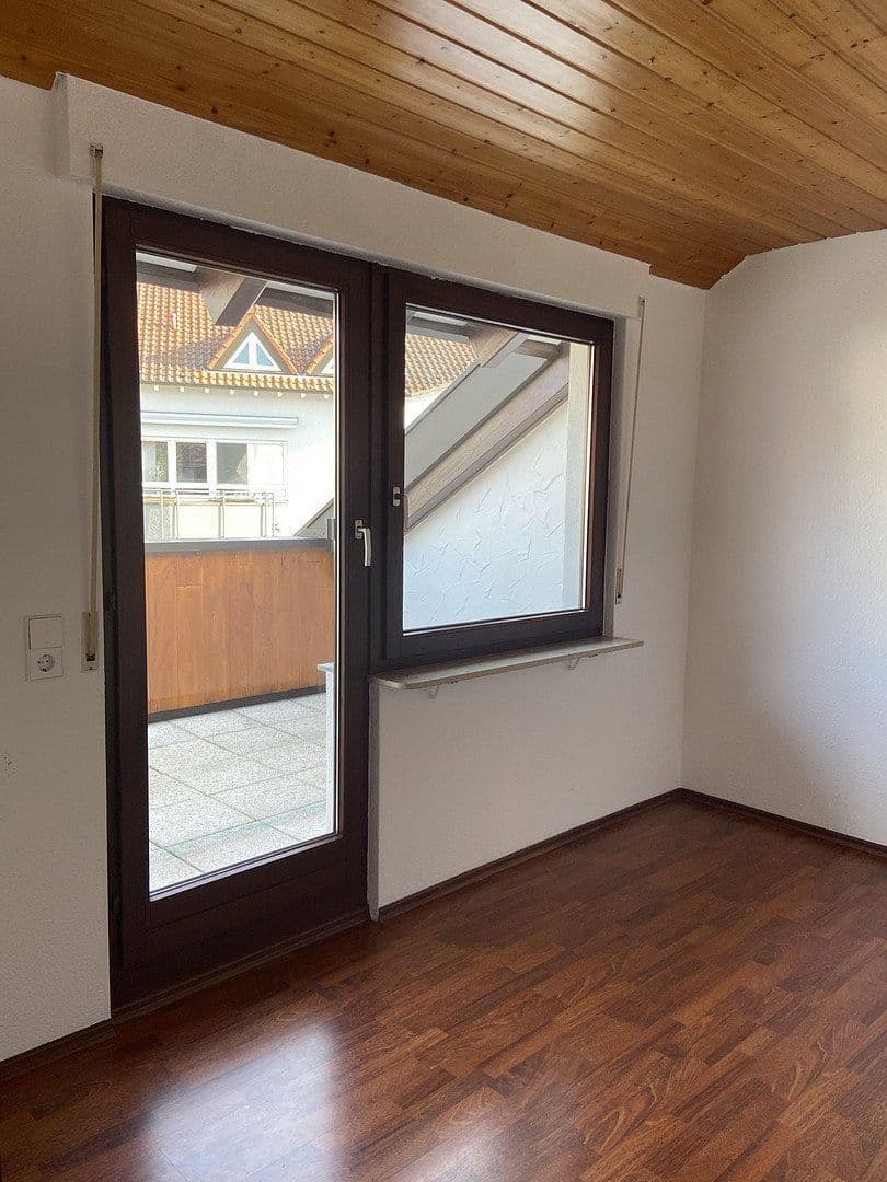 2 bedroom with open-plan kitchen flat to rent, 106 m², Winnenden, Baden-Württemberg 2 bedroom with open-plan kitchen flat to rent, 106 m², Winnenden, Baden-Württemberg