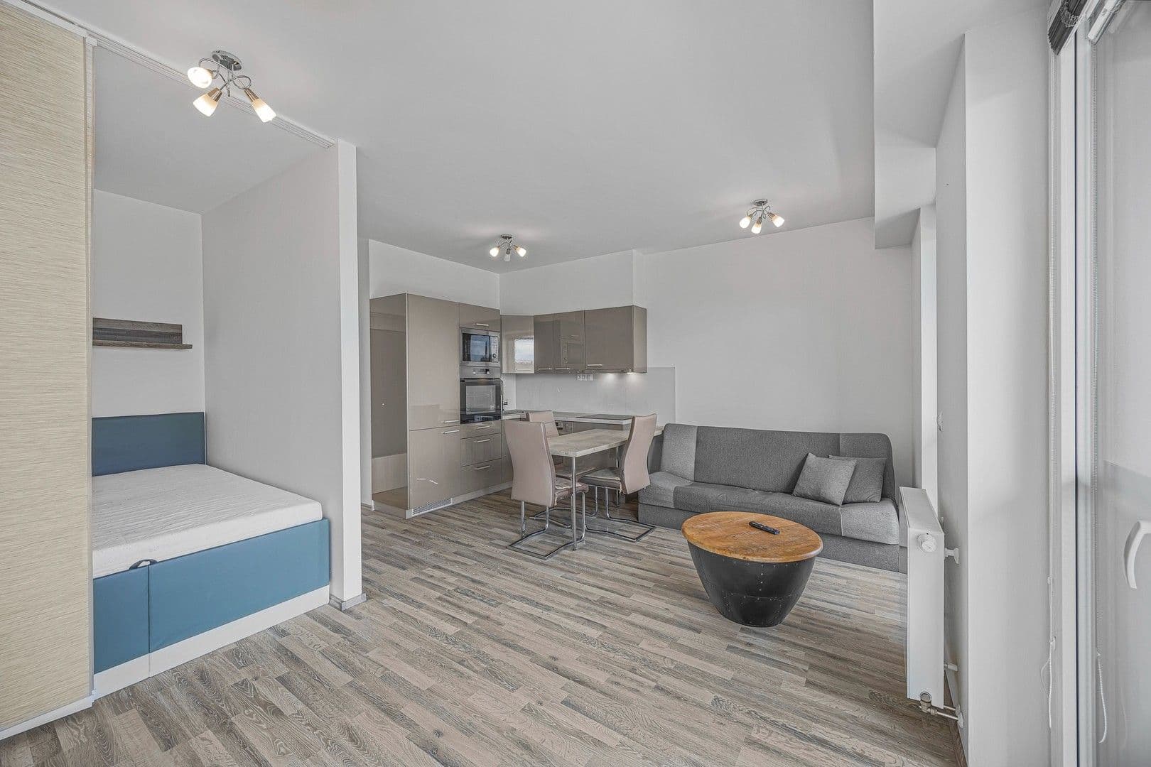 Studio flat to rent, 34 m², Emy Destinové, Jinočany, Středočeský Region Studio flat to rent, 34 m², Emy Destinové, Jinočany, Středočeský Region