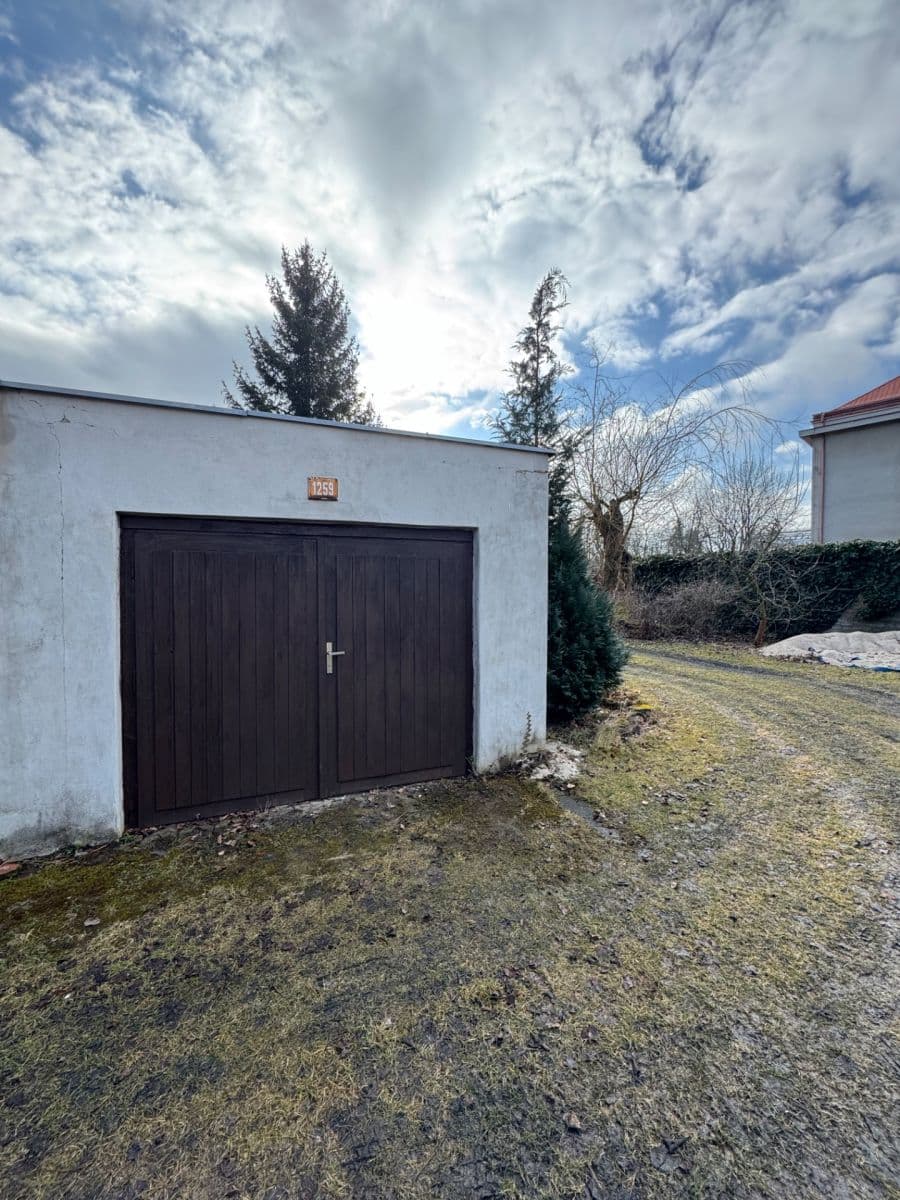 garage to rent, 19 m², Fr. Kloze, Kladno, Středočeský Region garage to rent, 19 m², Fr. Kloze, Kladno, Středočeský Region