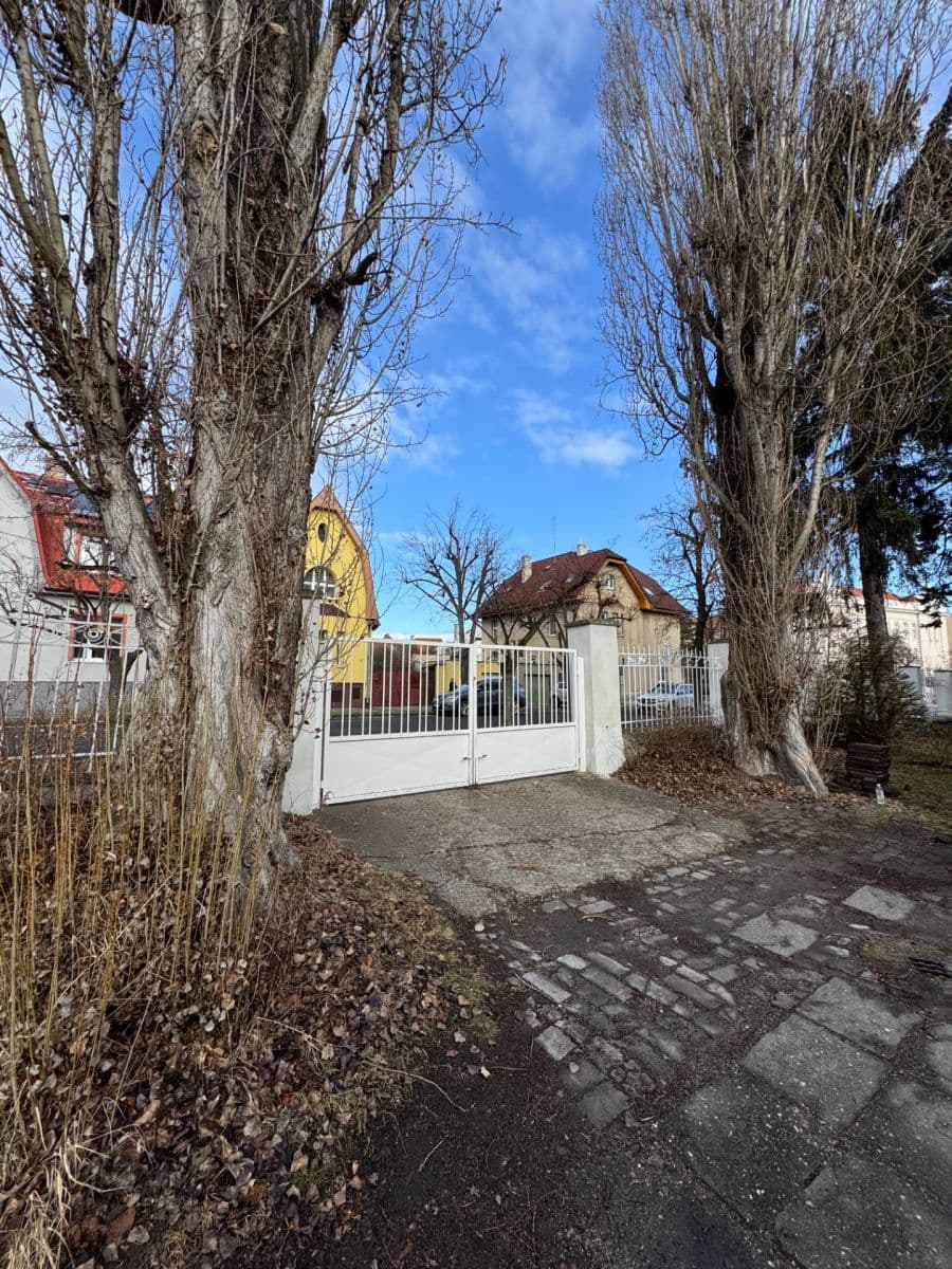 garage to rent, 19 m², Fr. Kloze, Kladno, Středočeský Region garage to rent, 19 m², Fr. Kloze, Kladno, Středočeský Region