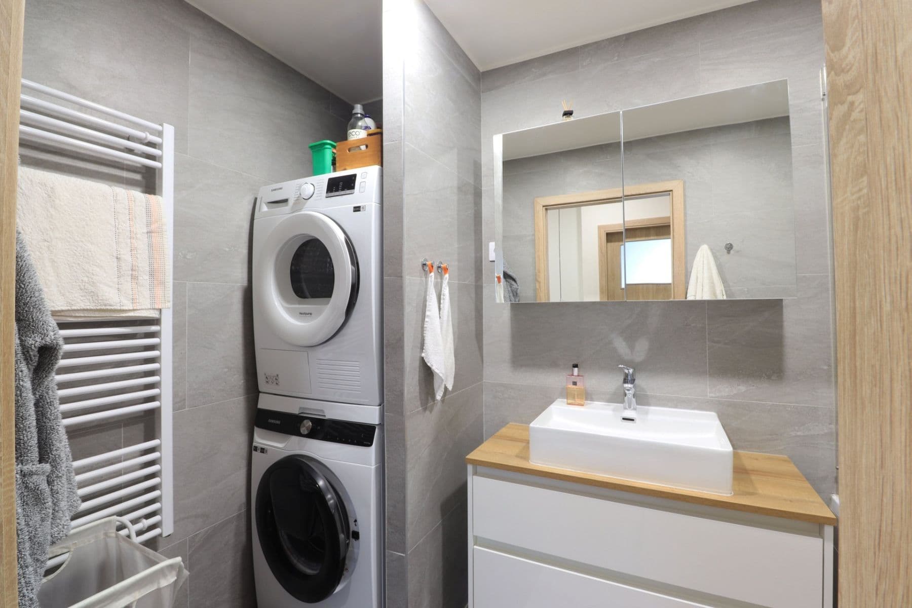 2 bedroom with open-plan kitchen flat to rent, 68 m², Vokáčova, Prague, Prague 2 bedroom with open-plan kitchen flat to rent, 68 m², Vokáčova, Prague, Prague