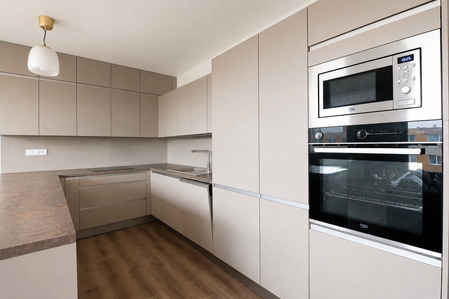 2 bedroom with open-plan kitchen flat to rent, 68 m², Vokáčova, Prague, Prague 2 bedroom with open-plan kitchen flat to rent, 68 m², Vokáčova, Prague, Prague