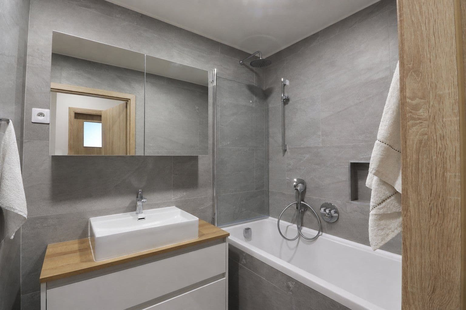 2 bedroom with open-plan kitchen flat to rent, 68 m², Vokáčova, Prague, Prague 2 bedroom with open-plan kitchen flat to rent, 68 m², Vokáčova, Prague, Prague