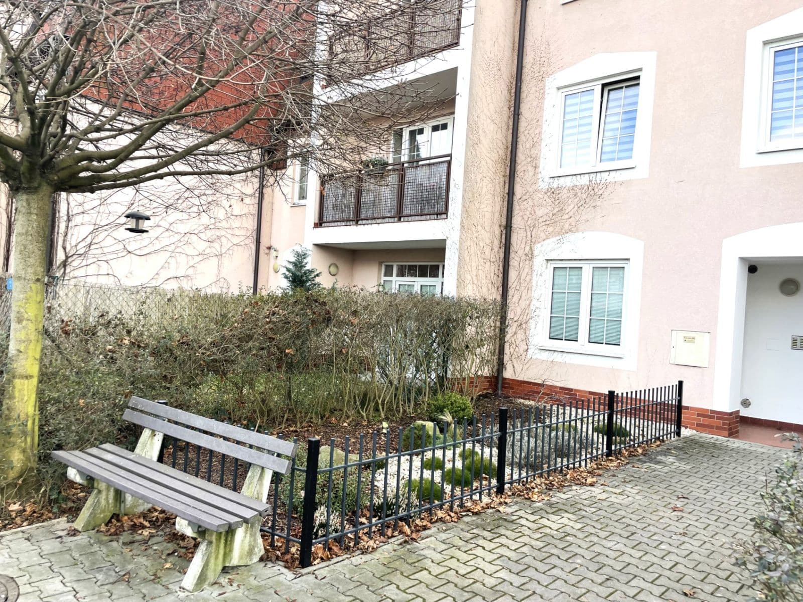 Studio flat for sale, 45 m², Ve Stromkách, Vestec, Středočeský Region Studio flat for sale, 45 m², Ve Stromkách, Vestec, Středočeský Region