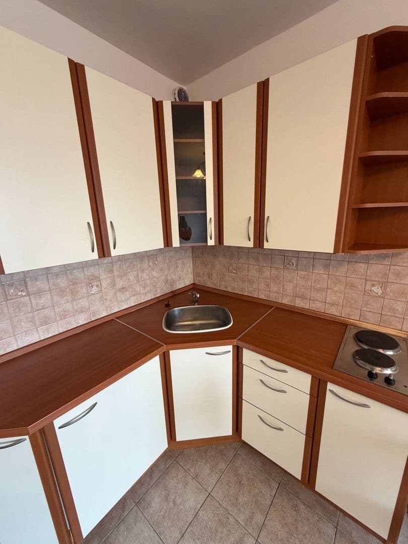 Studio flat to rent, 28 m², Mattioliho, Prague, Prague Studio flat to rent, 28 m², Mattioliho, Prague, Prague