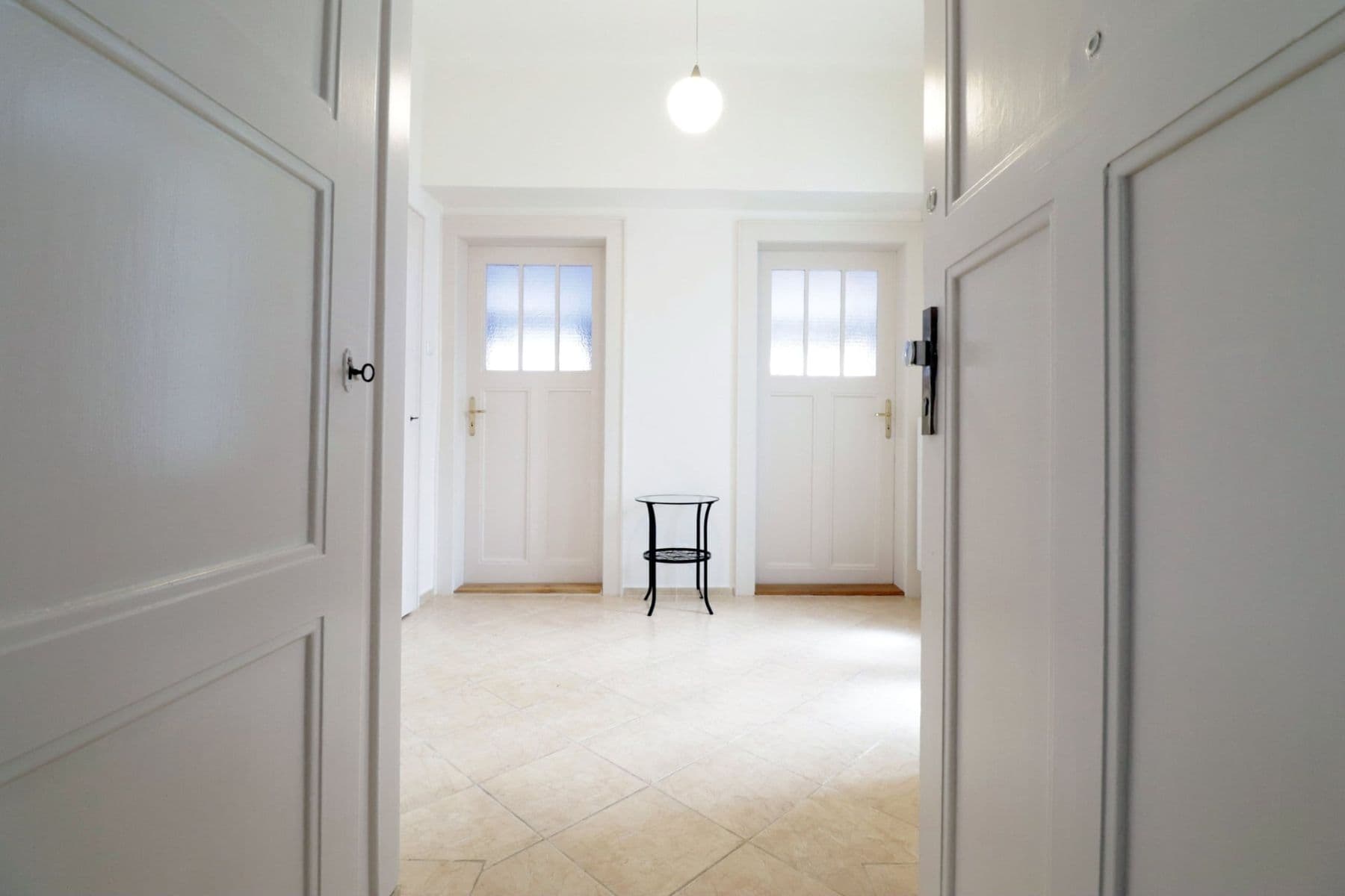 1 bedroom with open-plan kitchen flat to rent, 61 m², U průhonu, Prague, Prague 1 bedroom with open-plan kitchen flat to rent, 61 m², U průhonu, Prague, Prague