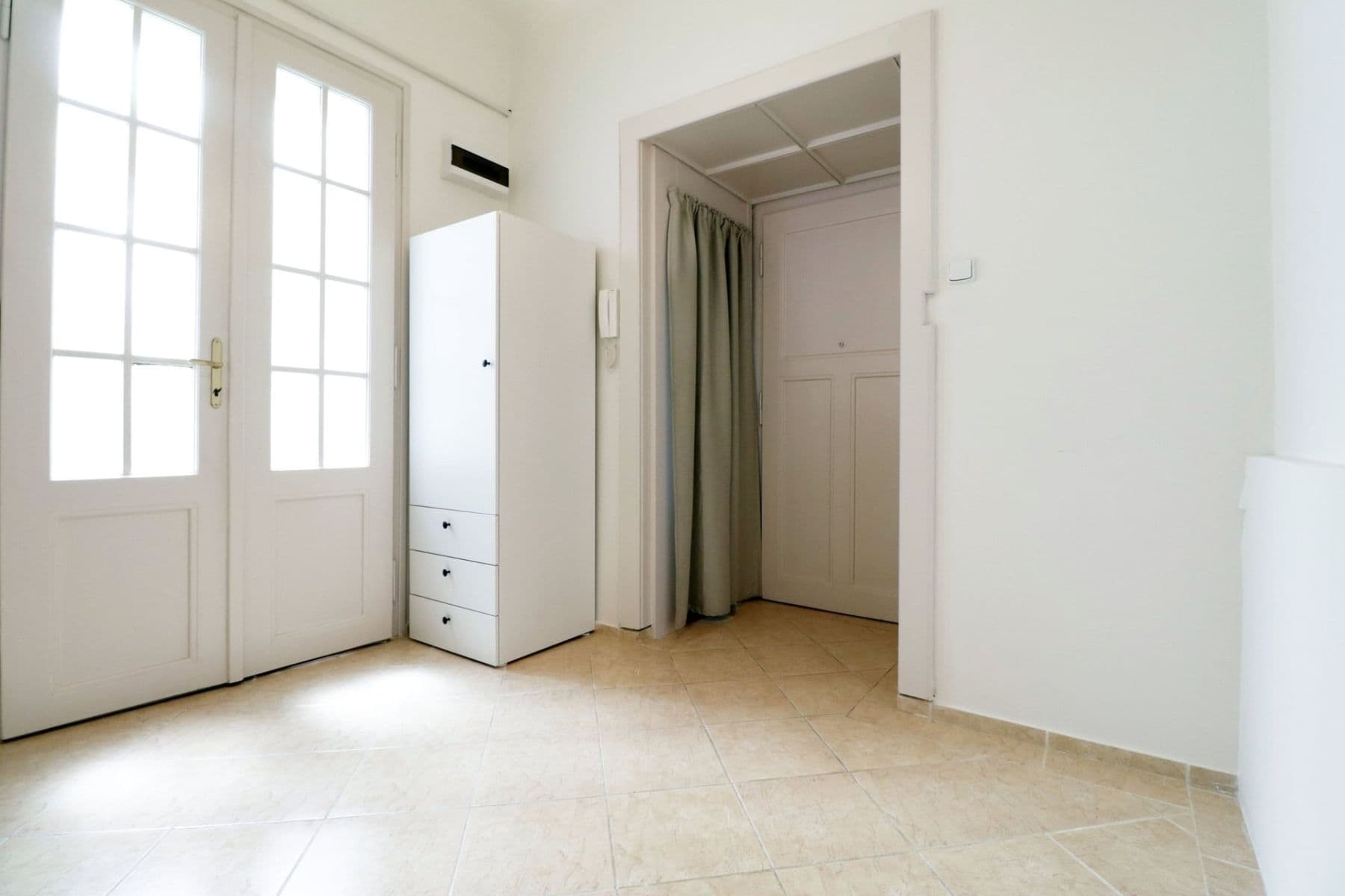 1 bedroom with open-plan kitchen flat to rent, 61 m², U průhonu, Prague, Prague 1 bedroom with open-plan kitchen flat to rent, 61 m², U průhonu, Prague, Prague