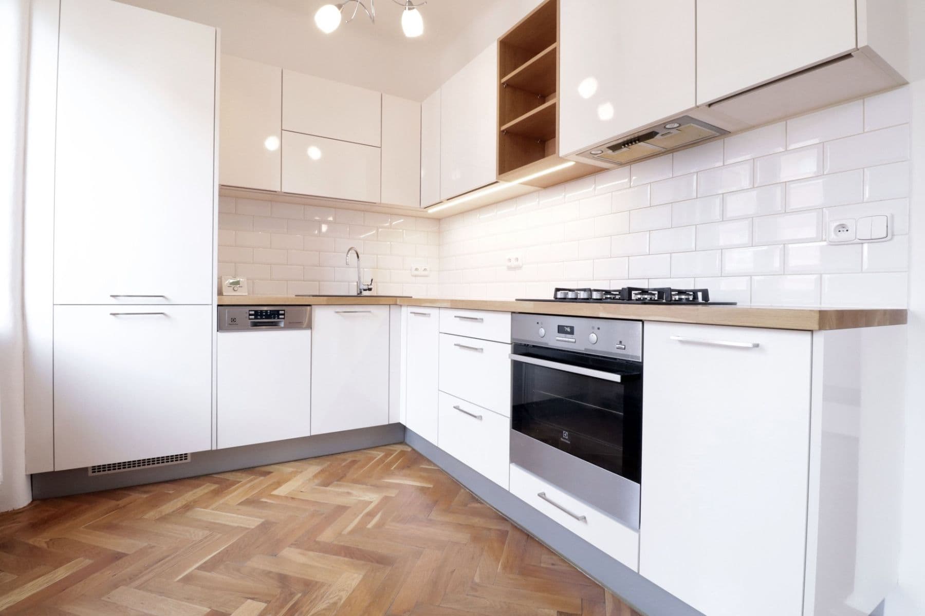 1 bedroom with open-plan kitchen flat to rent, 61 m², U průhonu, Prague, Prague 1 bedroom with open-plan kitchen flat to rent, 61 m², U průhonu, Prague, Prague