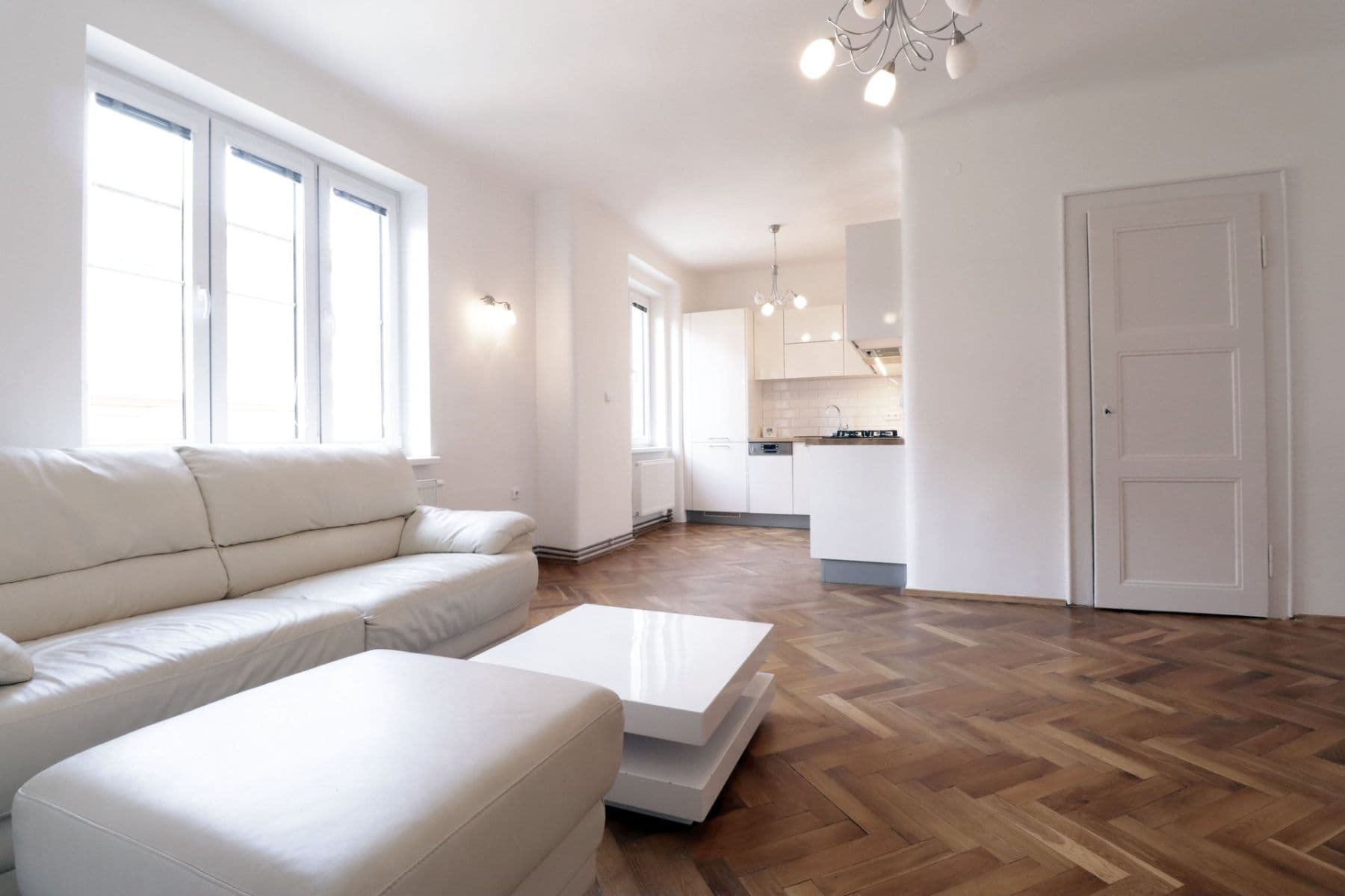 1 bedroom with open-plan kitchen flat to rent, 61 m², U průhonu, Prague, Prague 1 bedroom with open-plan kitchen flat to rent, 61 m², U průhonu, Prague, Prague