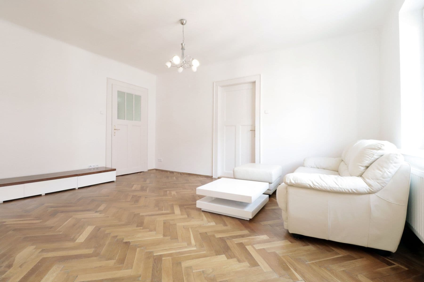 1 bedroom with open-plan kitchen flat to rent, 61 m², U průhonu, Prague, Prague 1 bedroom with open-plan kitchen flat to rent, 61 m², U průhonu, Prague, Prague