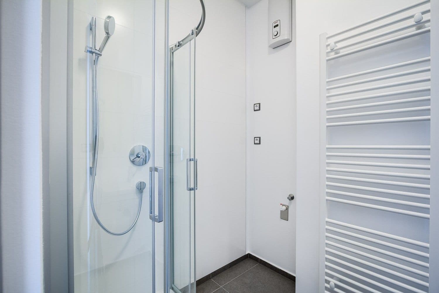 1 bedroom with open-plan kitchen flat to rent, 42 m², Podplukovníka Sochora, Prague, Prague 1 bedroom with open-plan kitchen flat to rent, 42 m², Podplukovníka Sochora, Prague, Prague