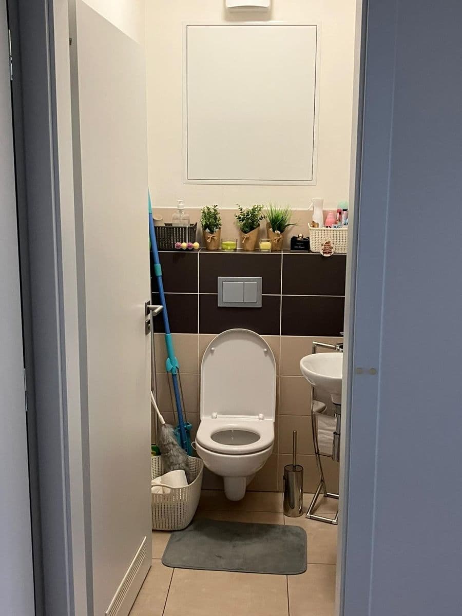 2 bedroom with open-plan kitchen flat to rent, 70 m², Rižská, Prague, Prague 2 bedroom with open-plan kitchen flat to rent, 70 m², Rižská, Prague, Prague