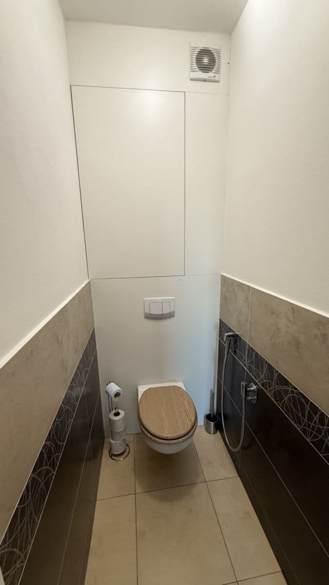 2 bedroom with open-plan kitchen flat to rent, 74 m², V Hliníkách, Chrudim, Pardubický Region 2 bedroom with open-plan kitchen flat to rent, 74 m², V Hliníkách, Chrudim, Pardubický Region