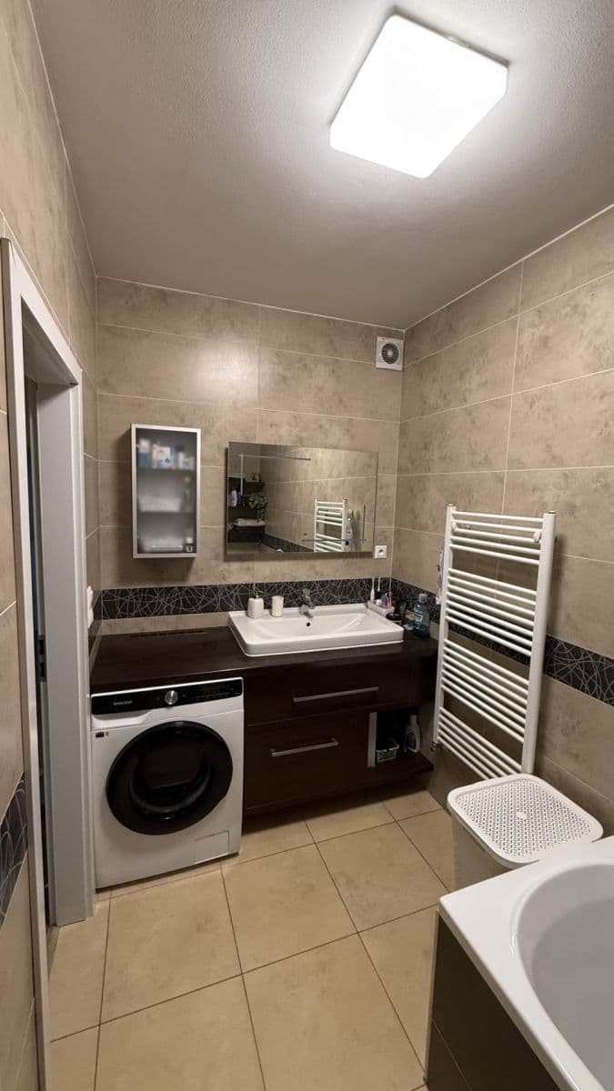 2 bedroom with open-plan kitchen flat to rent, 74 m², V Hliníkách, Chrudim, Pardubický Region 2 bedroom with open-plan kitchen flat to rent, 74 m², V Hliníkách, Chrudim, Pardubický Region