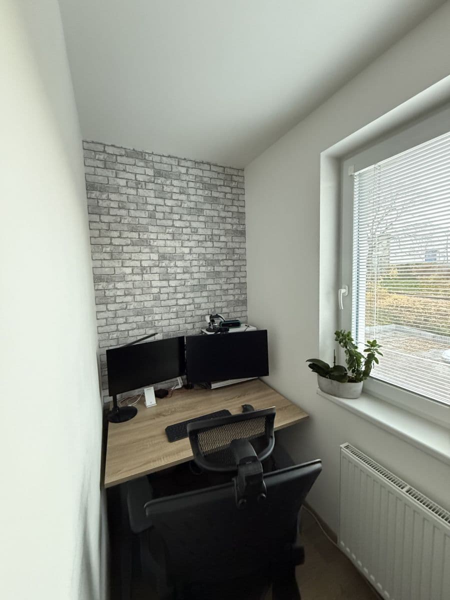 2 bedroom with open-plan kitchen flat to rent, 74 m², V Hliníkách, Chrudim, Pardubický Region 2 bedroom with open-plan kitchen flat to rent, 74 m², V Hliníkách, Chrudim, Pardubický Region